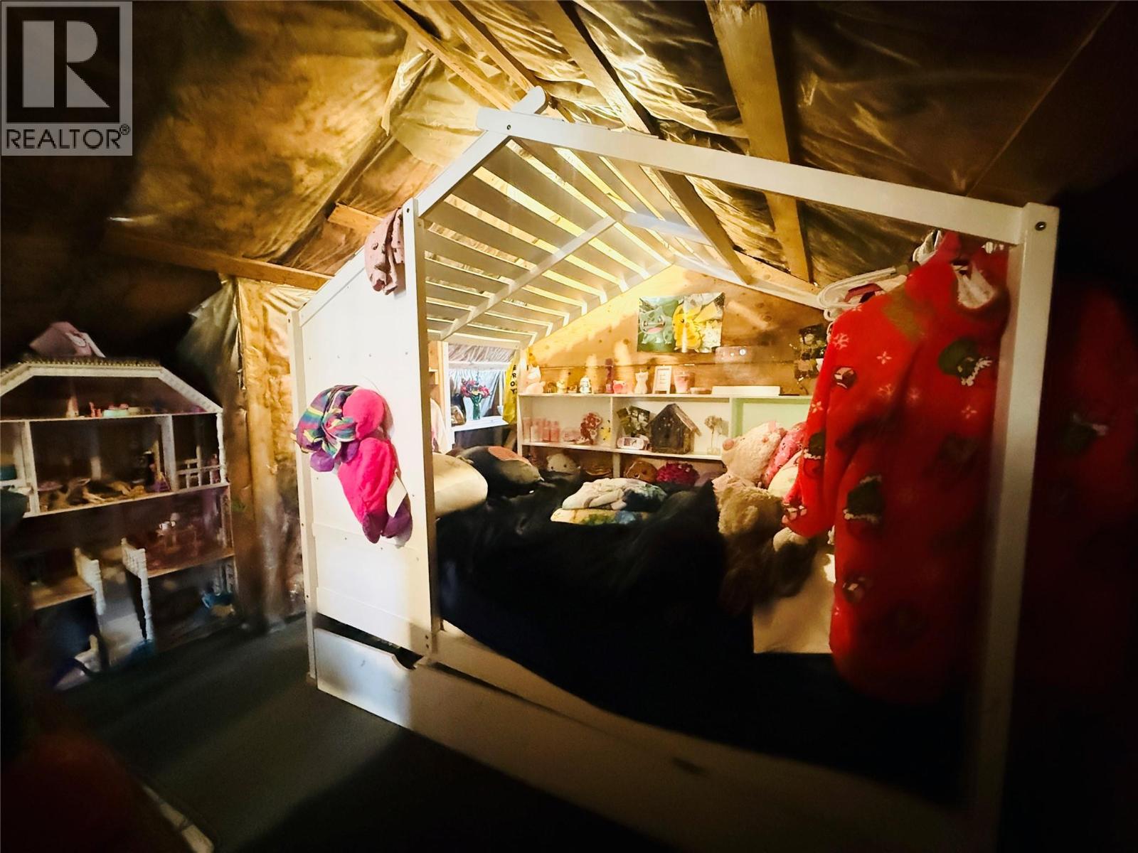 5744 Vermillion Street, Edgewater, British Columbia  V0A 1E0 - Photo 16 - 10370720