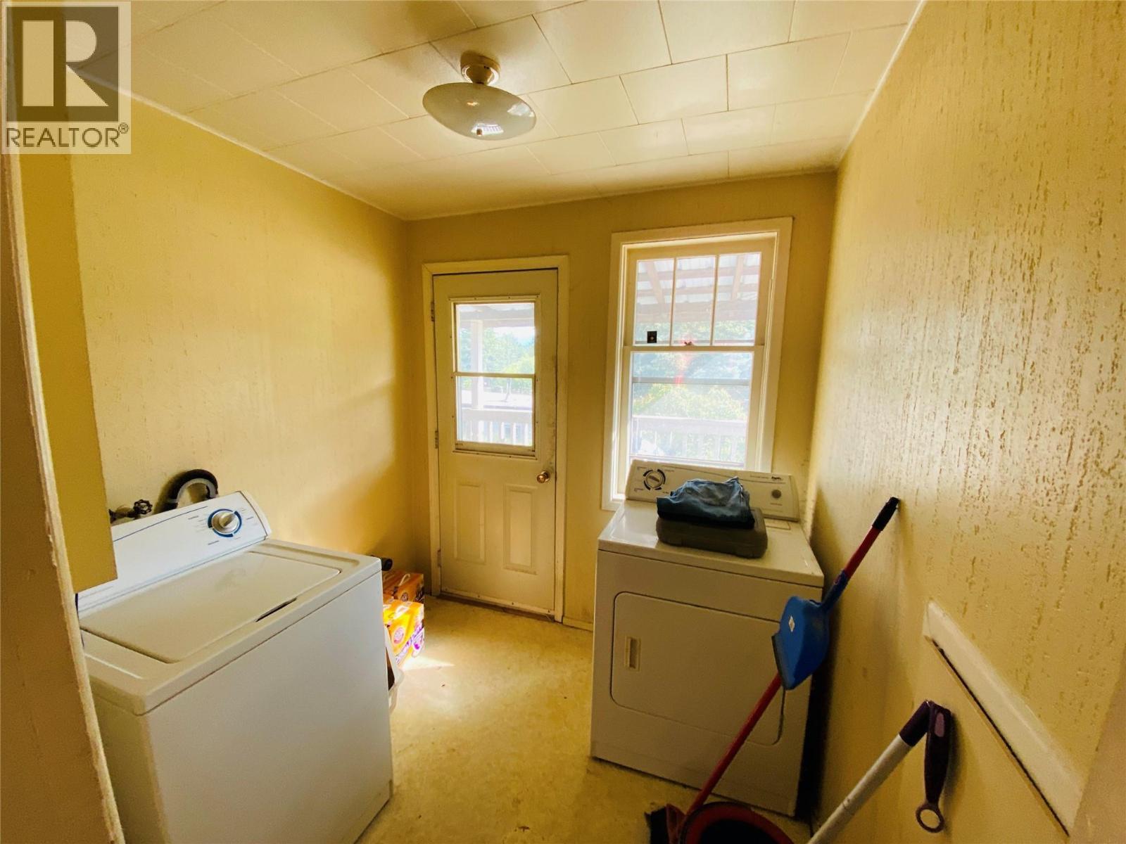 5744 Vermillion Street, Edgewater, British Columbia  V0A 1E0 - Photo 37 - 10370720