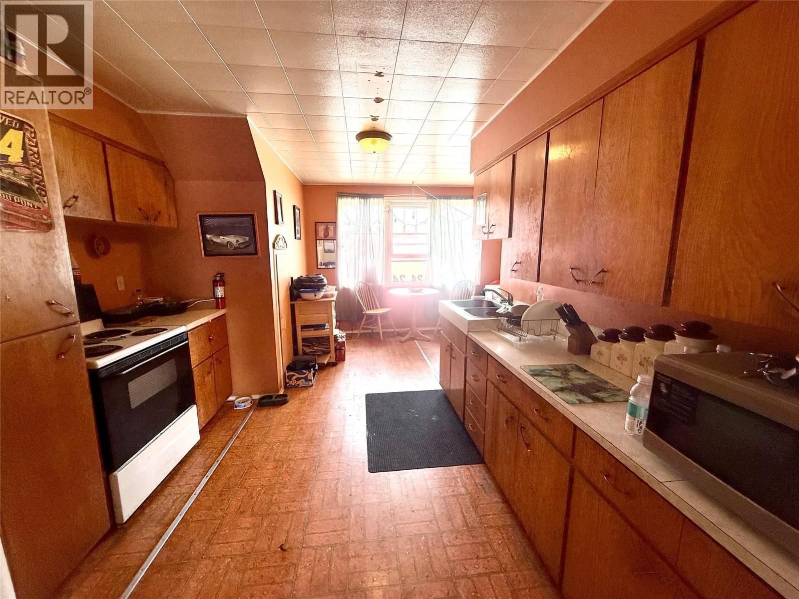 5744 Vermillion Street, Edgewater, British Columbia  V0A 1E0 - Photo 38 - 10370720