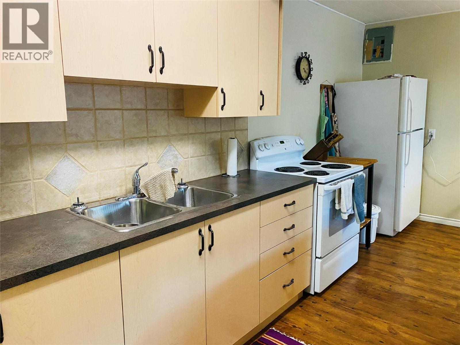 5744 Vermillion Street, Edgewater, British Columbia  V0A 1E0 - Photo 42 - 10370720