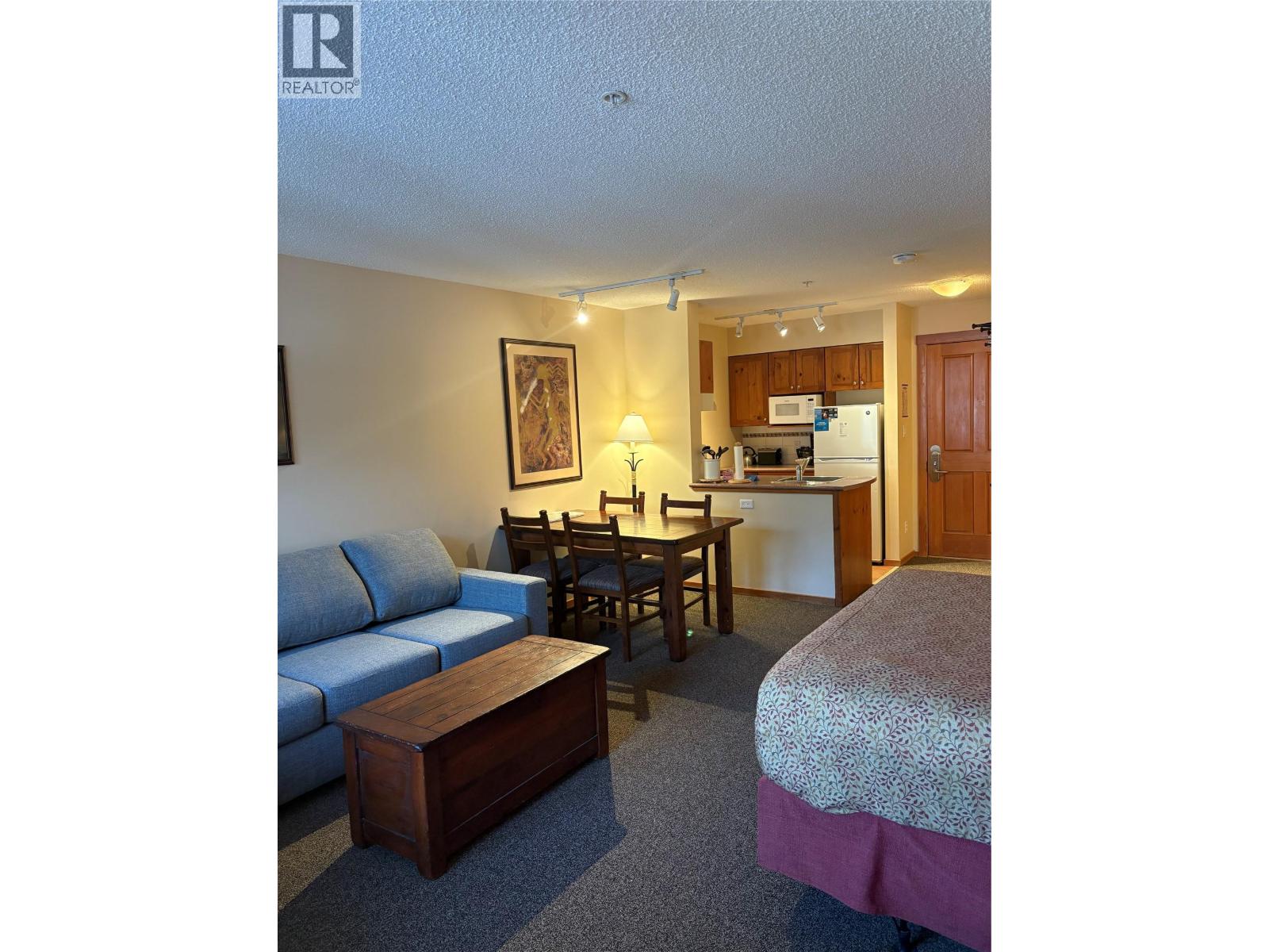 2050 Summit Drive Unit# 210, Panorama, British Columbia