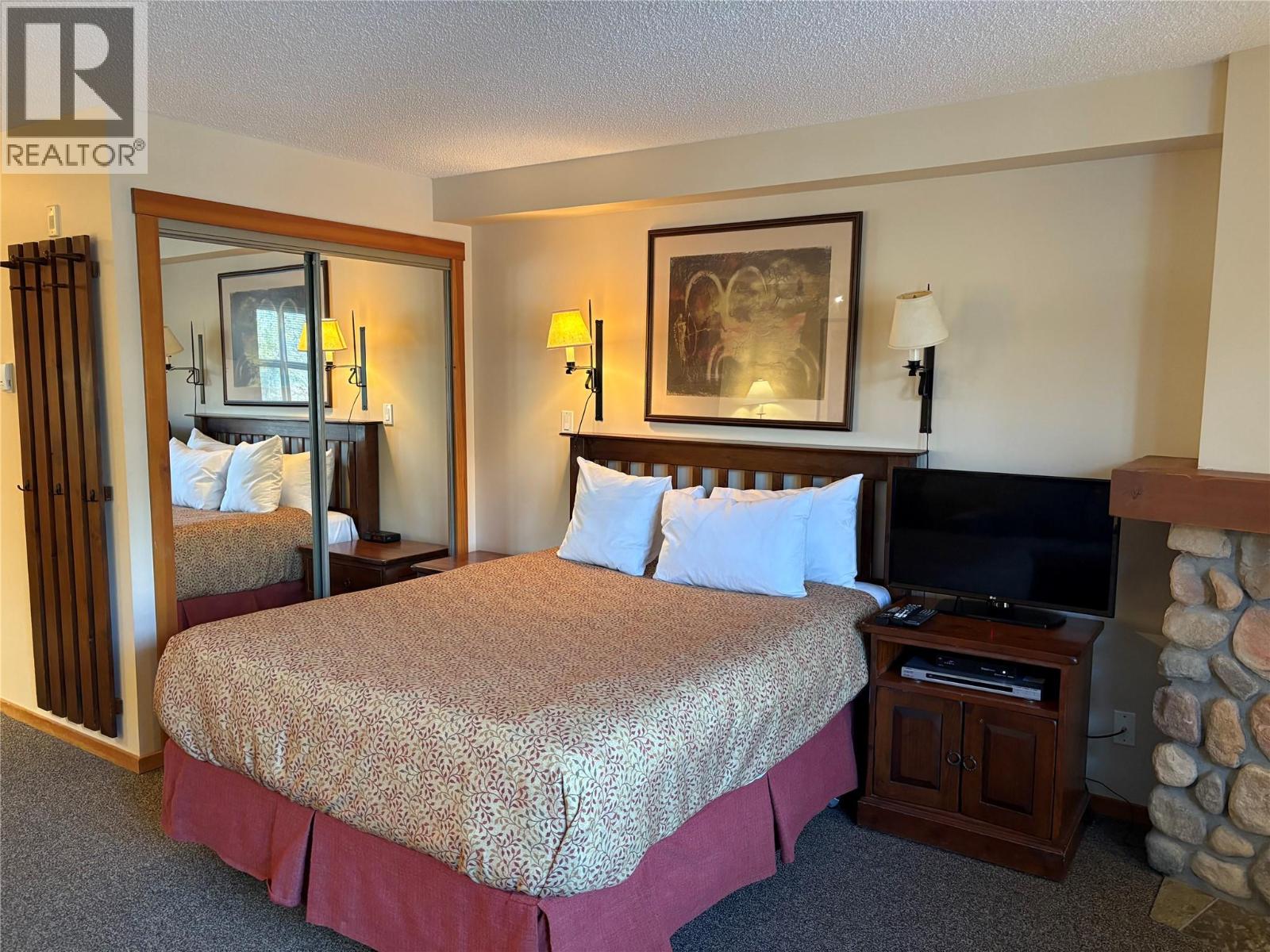 2050 Summit Drive Unit# 210, Panorama, British Columbia  V0A 1T0 - Photo 2 - 10370916