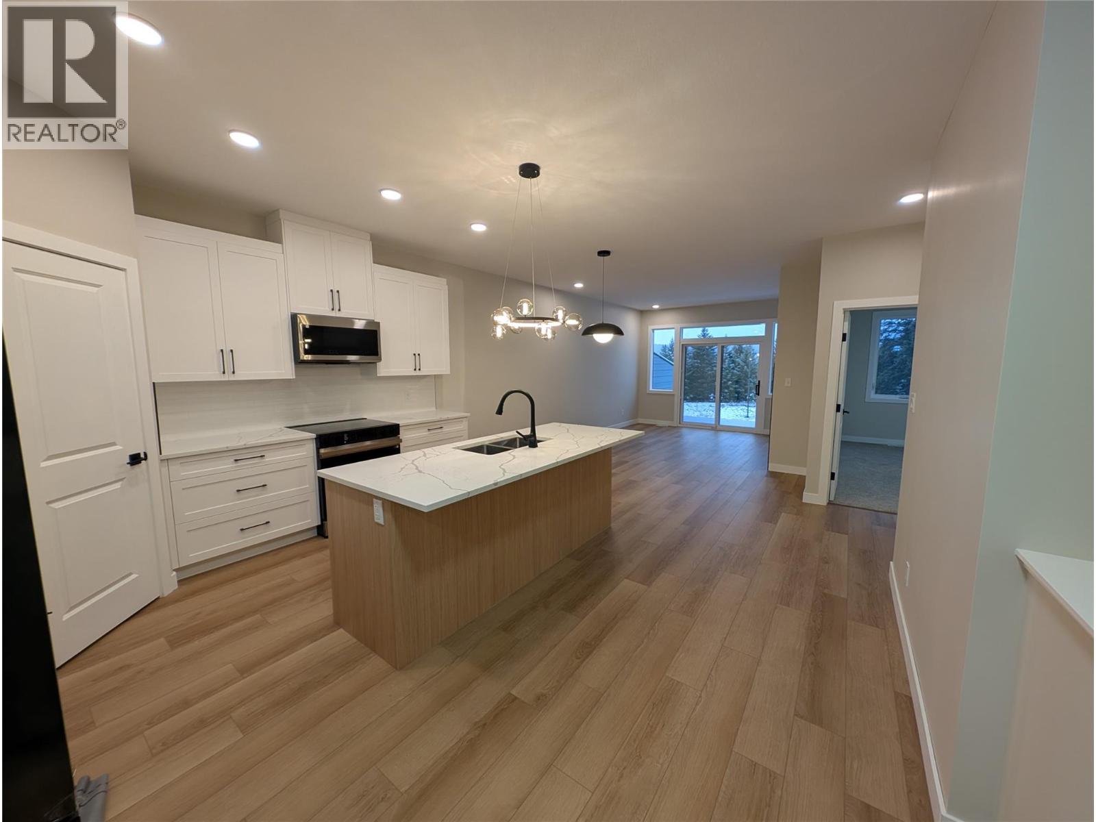 7114 Morgan Lane, Radium Hot Springs, British Columbia  V0A 1M0 - Photo 2 - 10371096