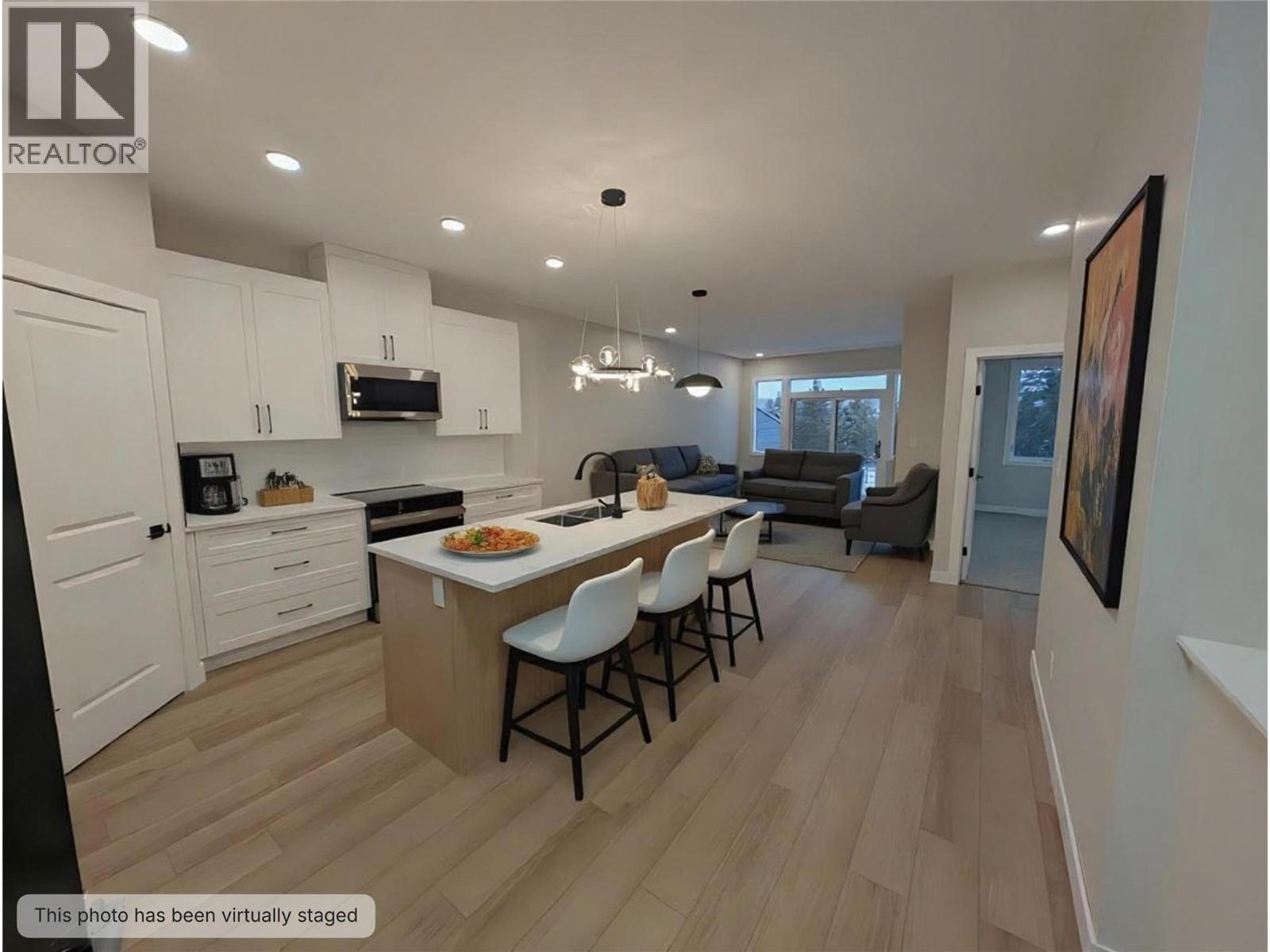 7114 Morgan Lane, Radium Hot Springs, British Columbia  V0A 1M0 - Photo 3 - 10371096