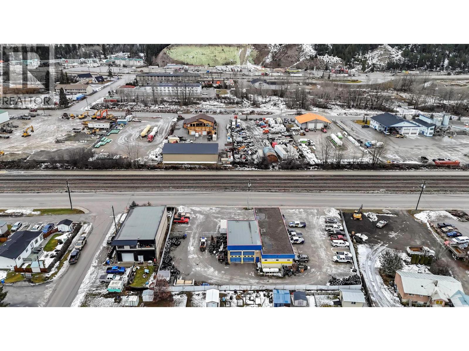 1025 10th Avenue, Golden, British Columbia  V0A 1H0 - Photo 11 - 10371417