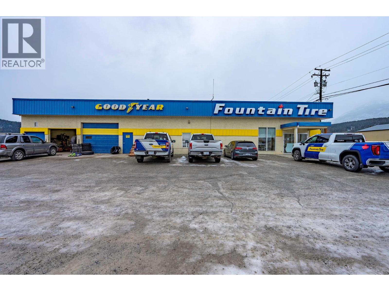 1025 10th Avenue, Golden, British Columbia  V0A 1H0 - Photo 3 - 10371417