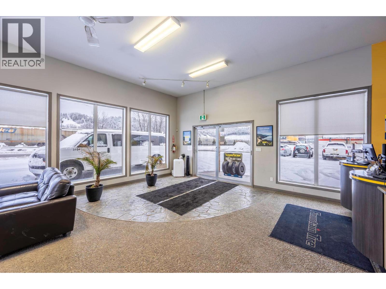 1025 10th Avenue, Golden, British Columbia  V0A 1H0 - Photo 7 - 10371417