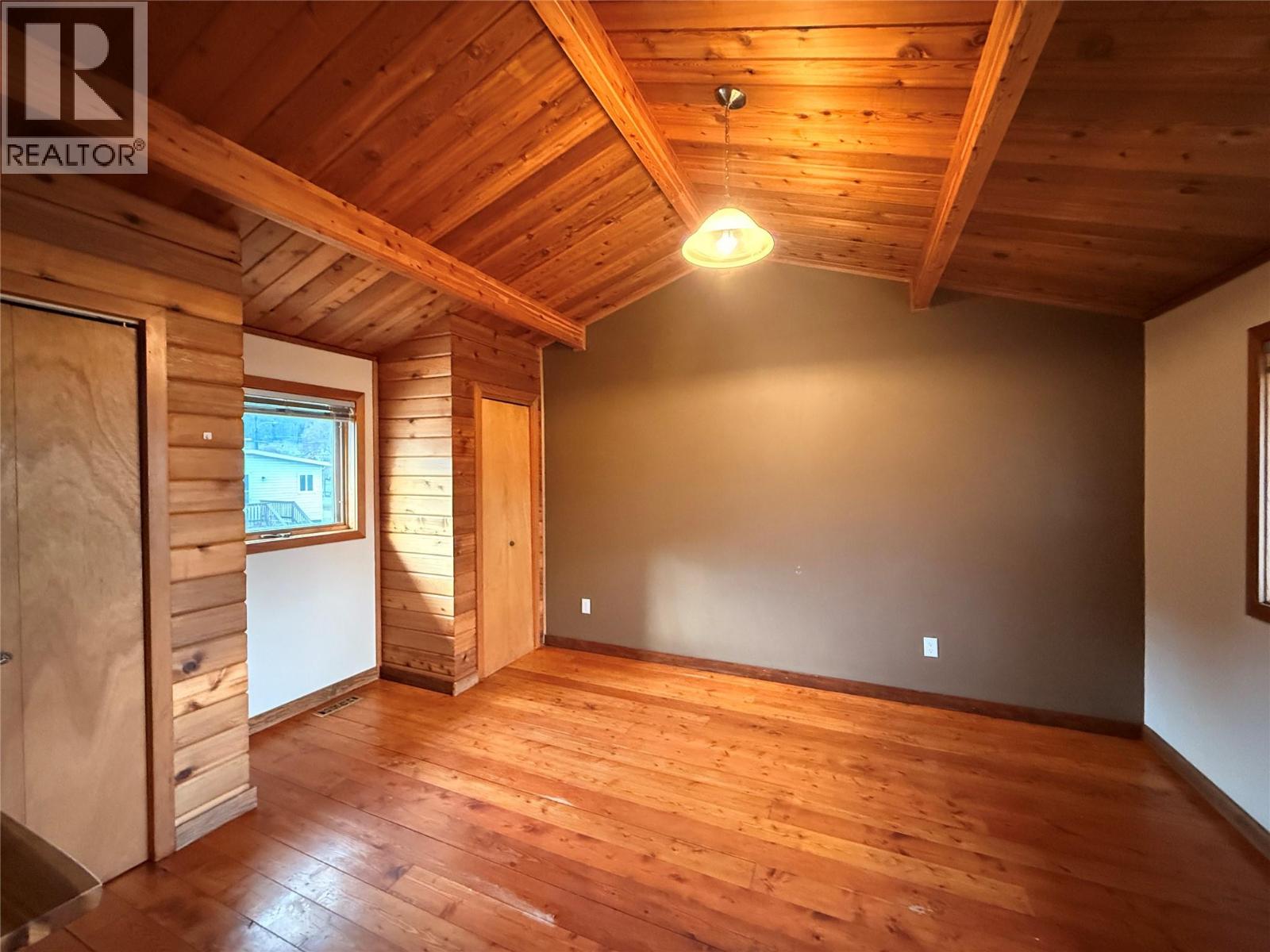 9209 Wallis Avenue, Wilmer, British Columbia  V0A 1K5 - Photo 12 - 10371227