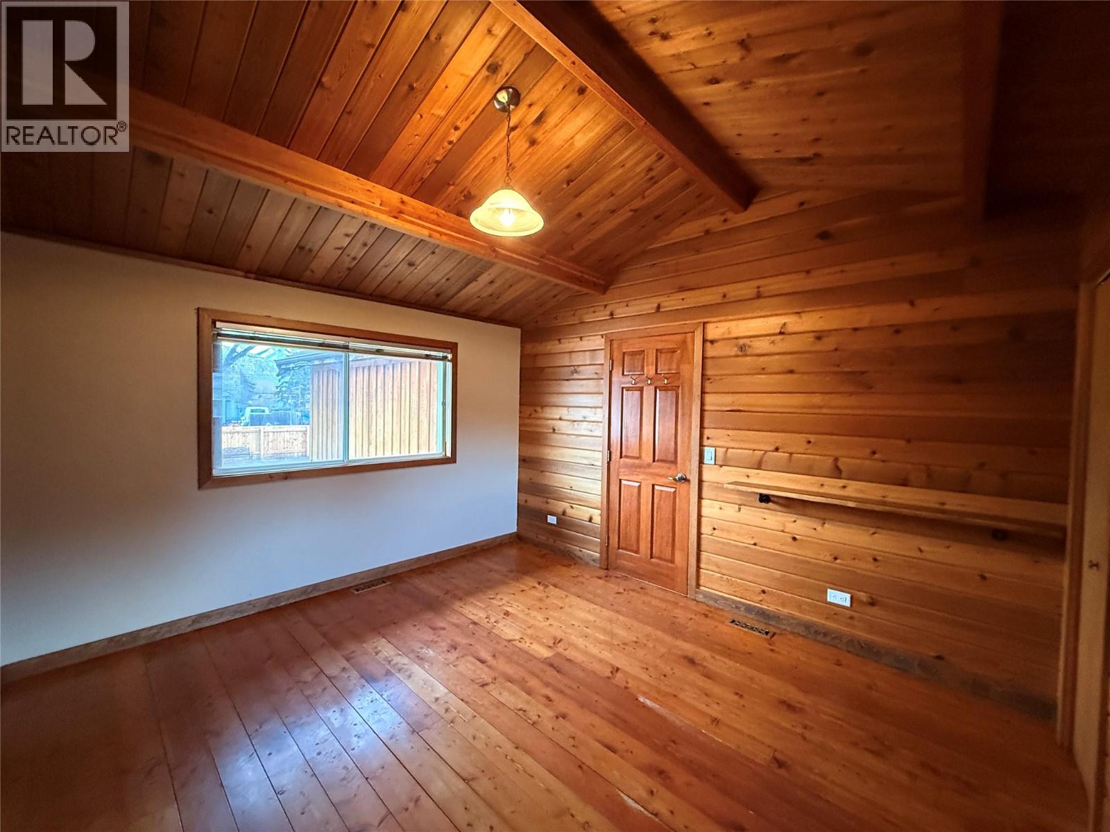 9209 Wallis Avenue, Wilmer, British Columbia  V0A 1K5 - Photo 13 - 10371227