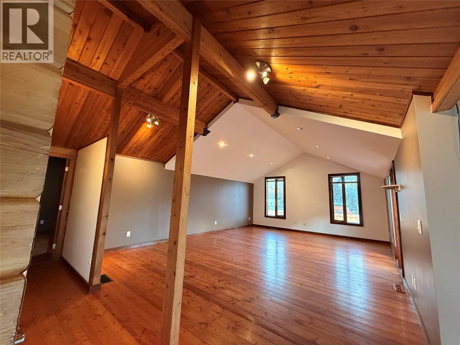 9209 Wallis Avenue, Wilmer, British Columbia  V0A 1K5 - Photo 2 - 10371227