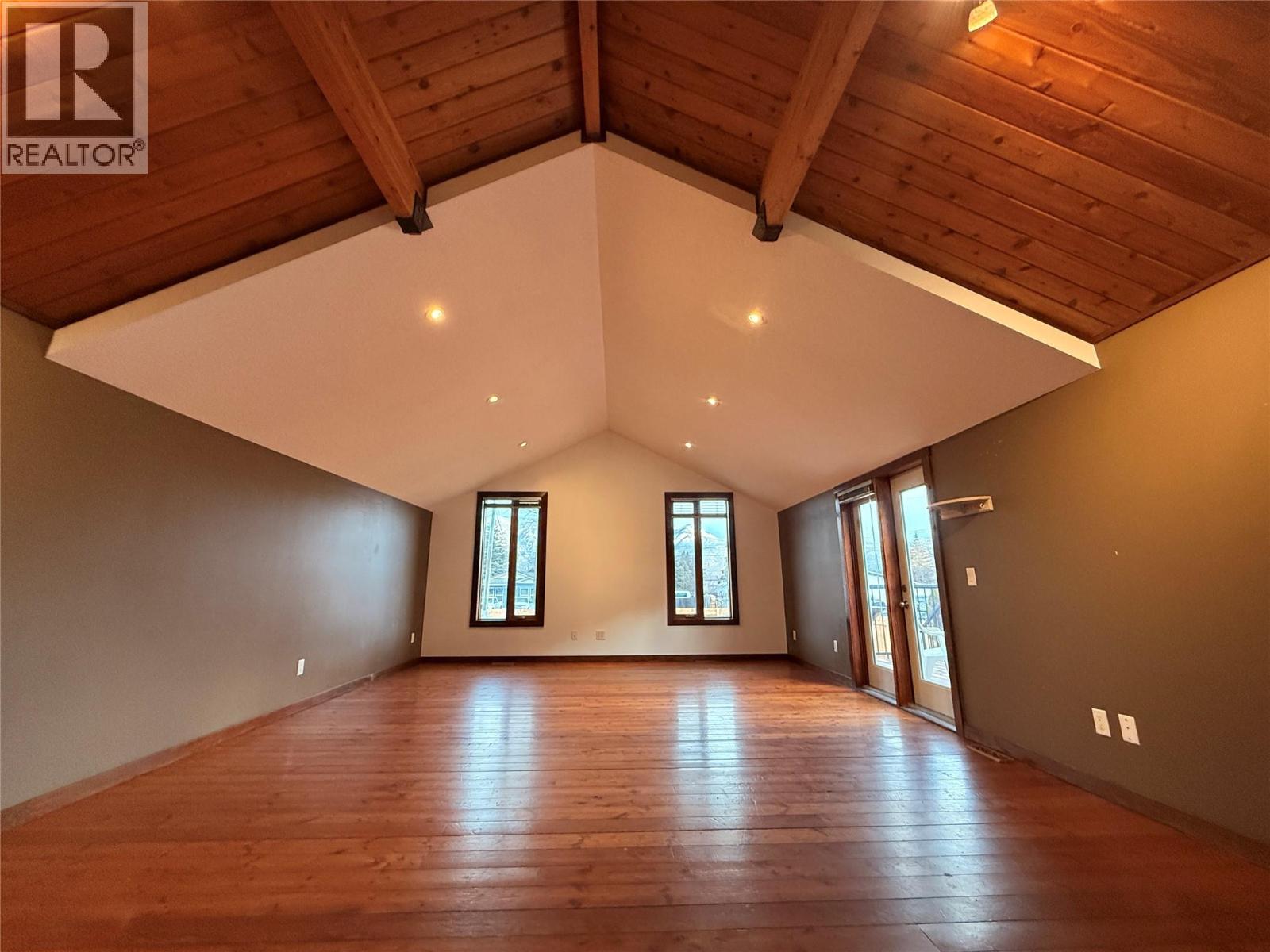 9209 Wallis Avenue, Wilmer, British Columbia  V0A 1K5 - Photo 3 - 10371227