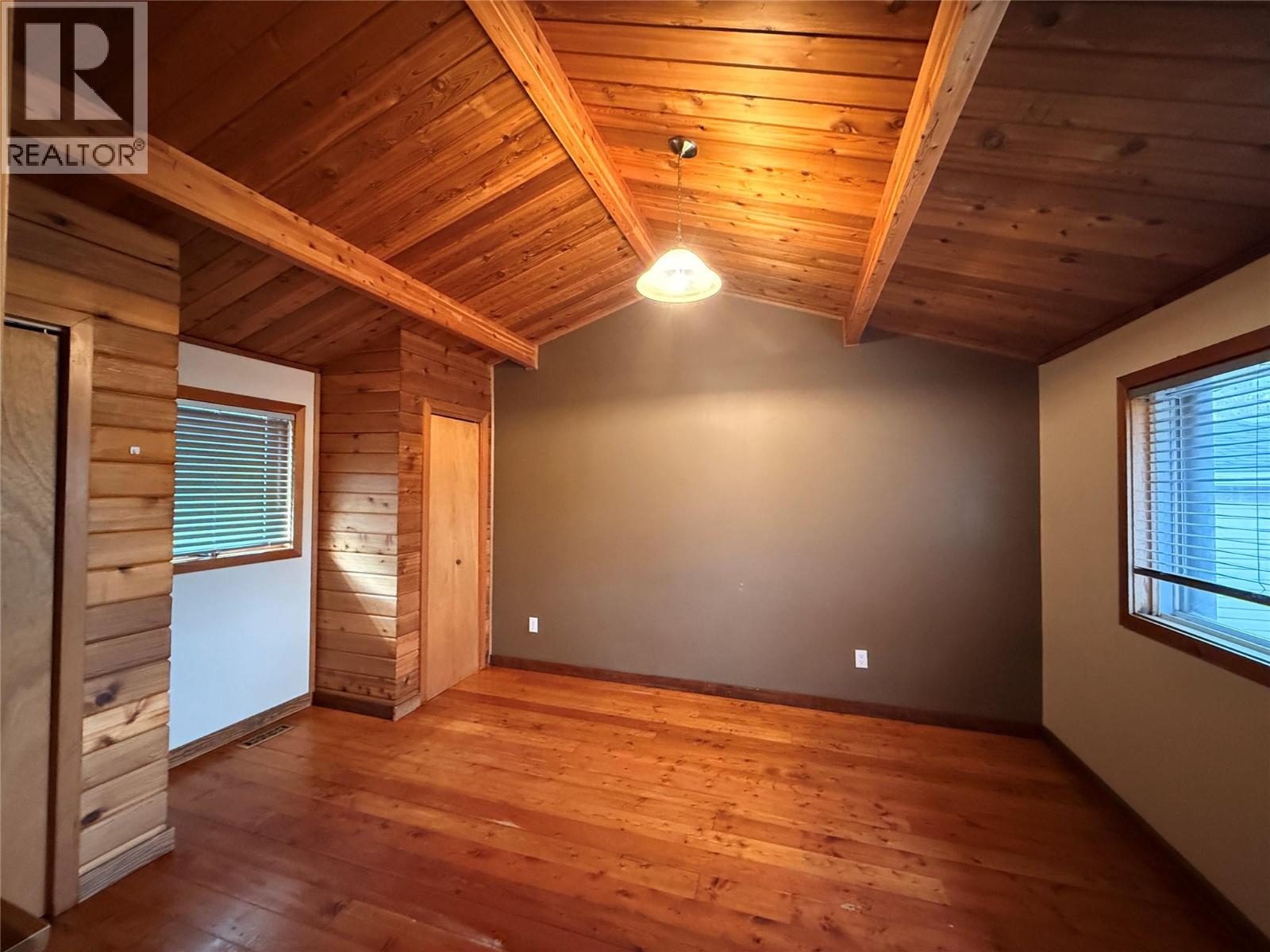 9209 Wallis Avenue, Wilmer, British Columbia  V0A 1K5 - Photo 8 - 10371227