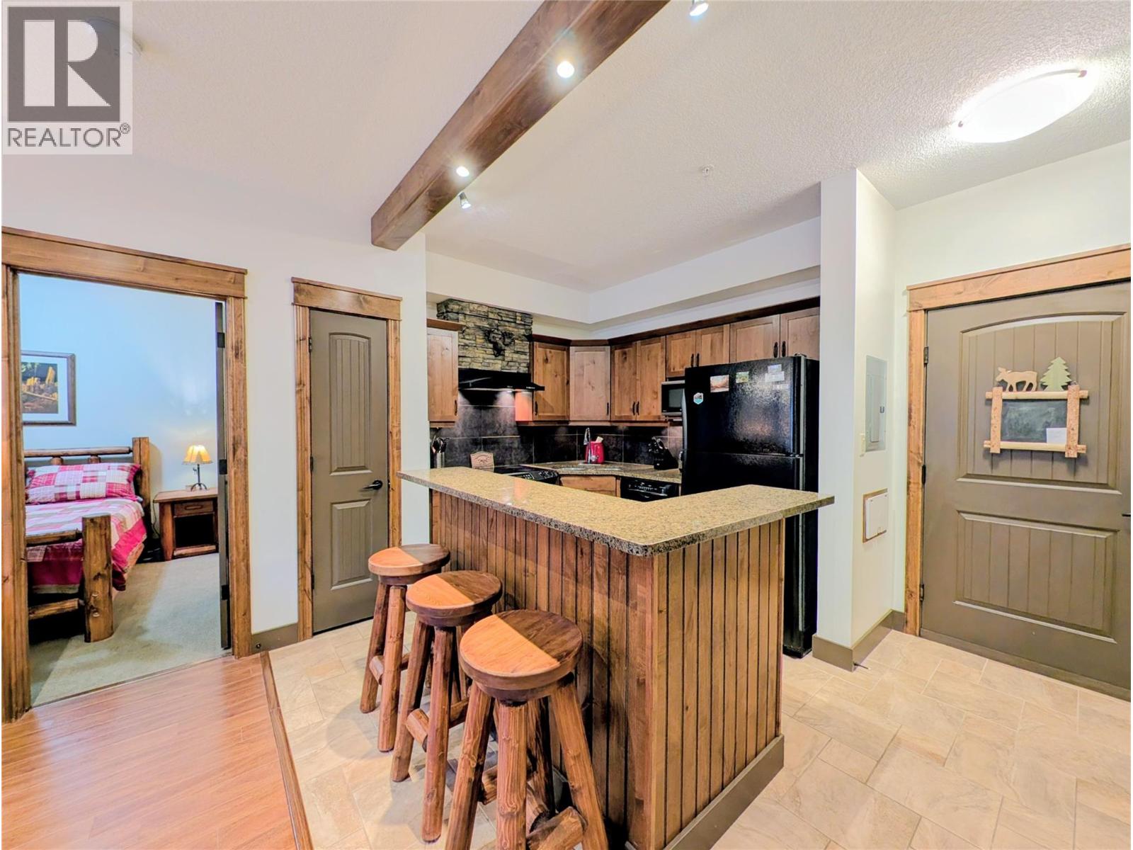 7495 Columbia Avenue Unit# 2113, Radium Hot Springs, British Columbia  V0A 1M0 - Photo 10 - 10371423