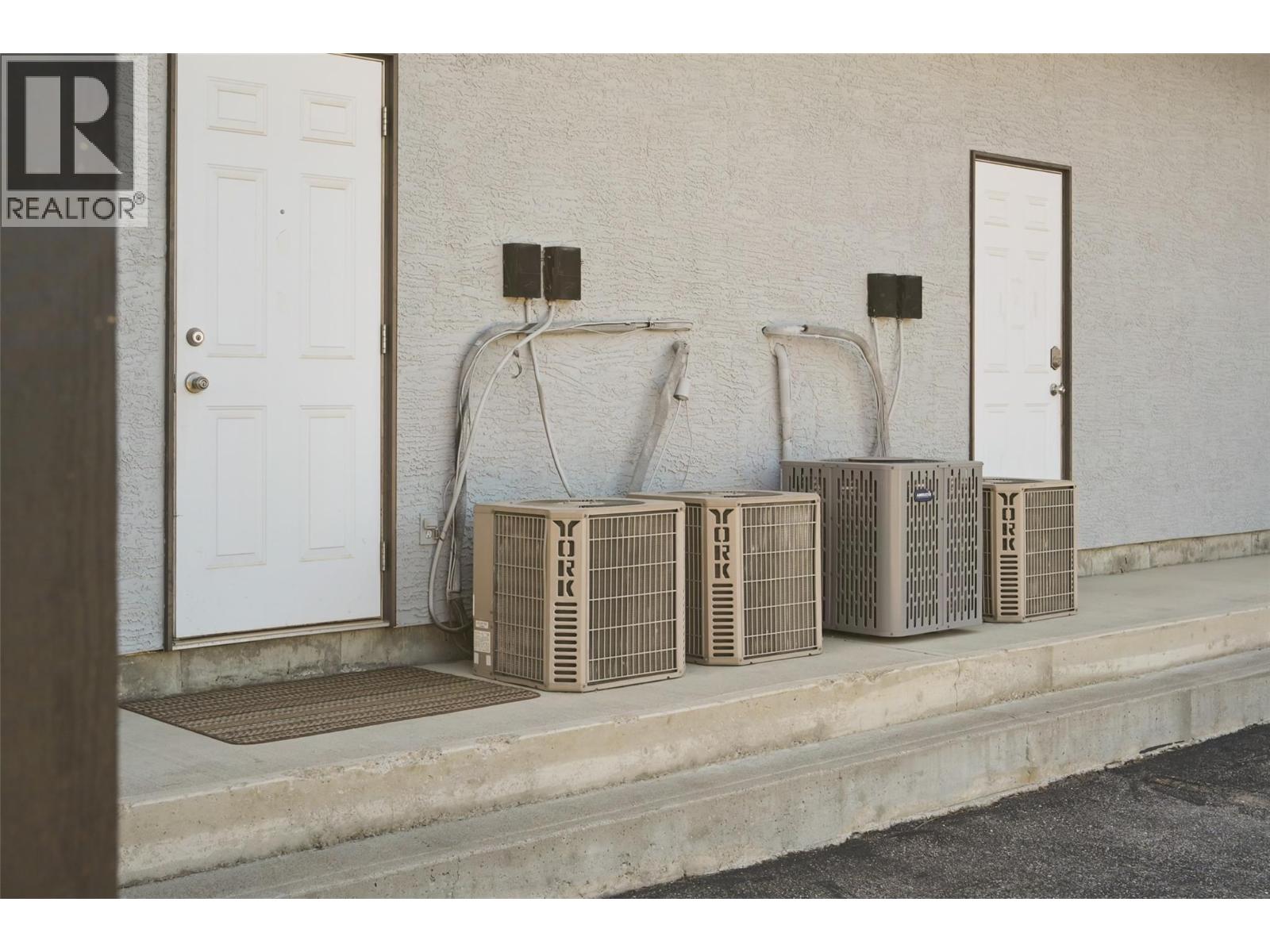 7585 Main  West Street, Radium Hot Springs, British Columbia  V0A 1M0 - Photo 33 - 10371466