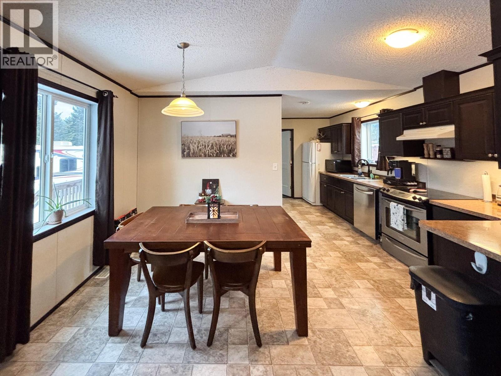 4821 Crescentwood Drive, Edgewater, British Columbia  V0A 1E0 - Photo 4 - 10371544