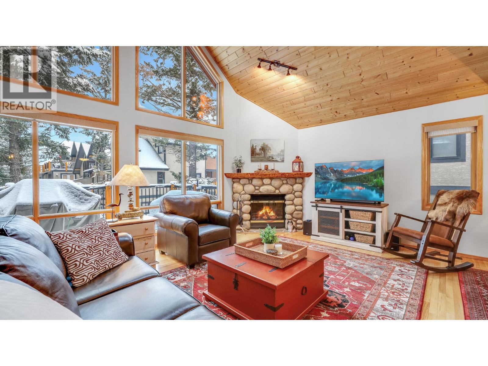 835 LAKEVIEW Drive Unit# 32, Windermere, British Columbia