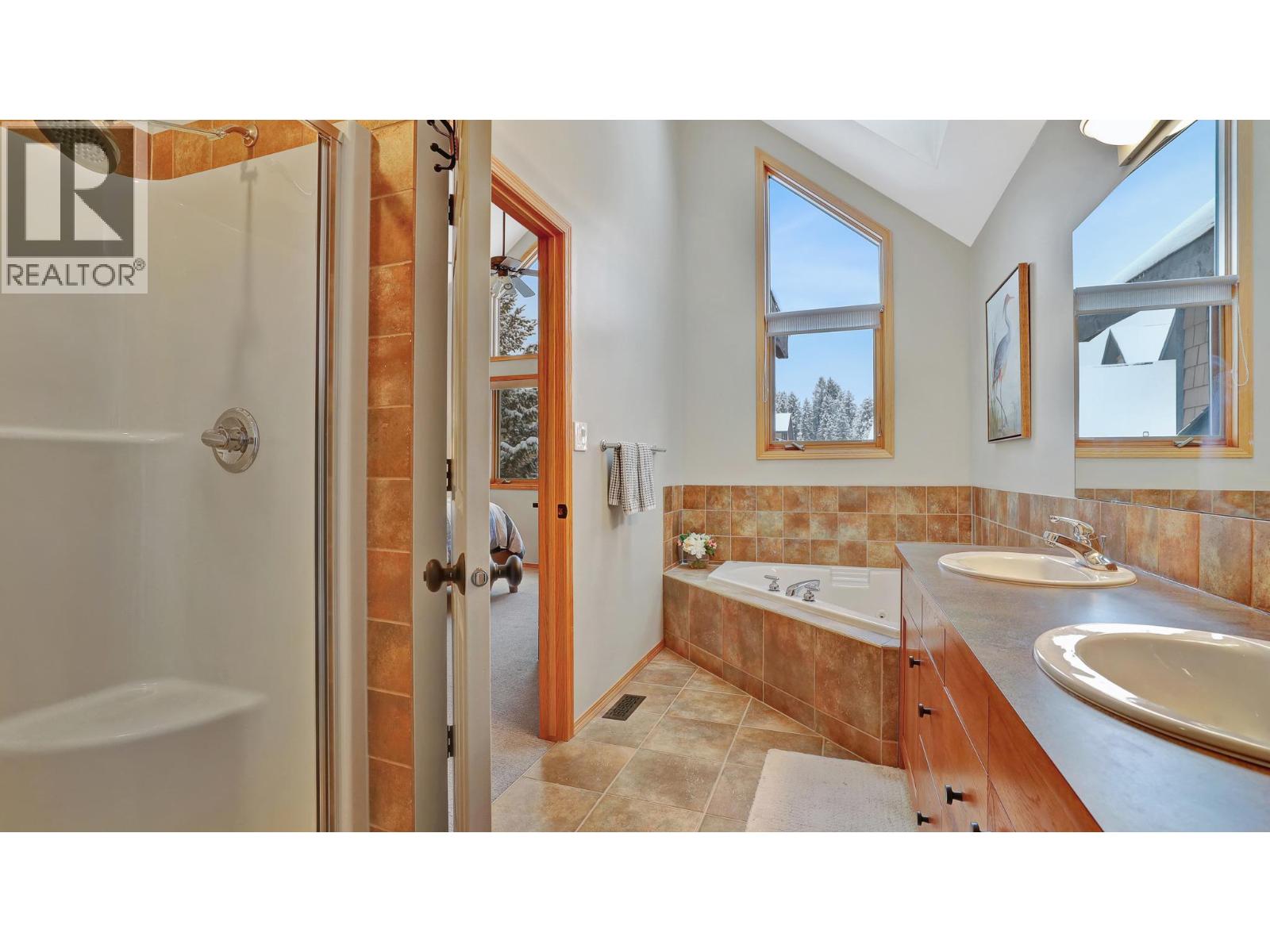 835 Lakeview Drive Unit# 32, Windermere, British Columbia  V0A 1K3 - Photo 14 - 10371505