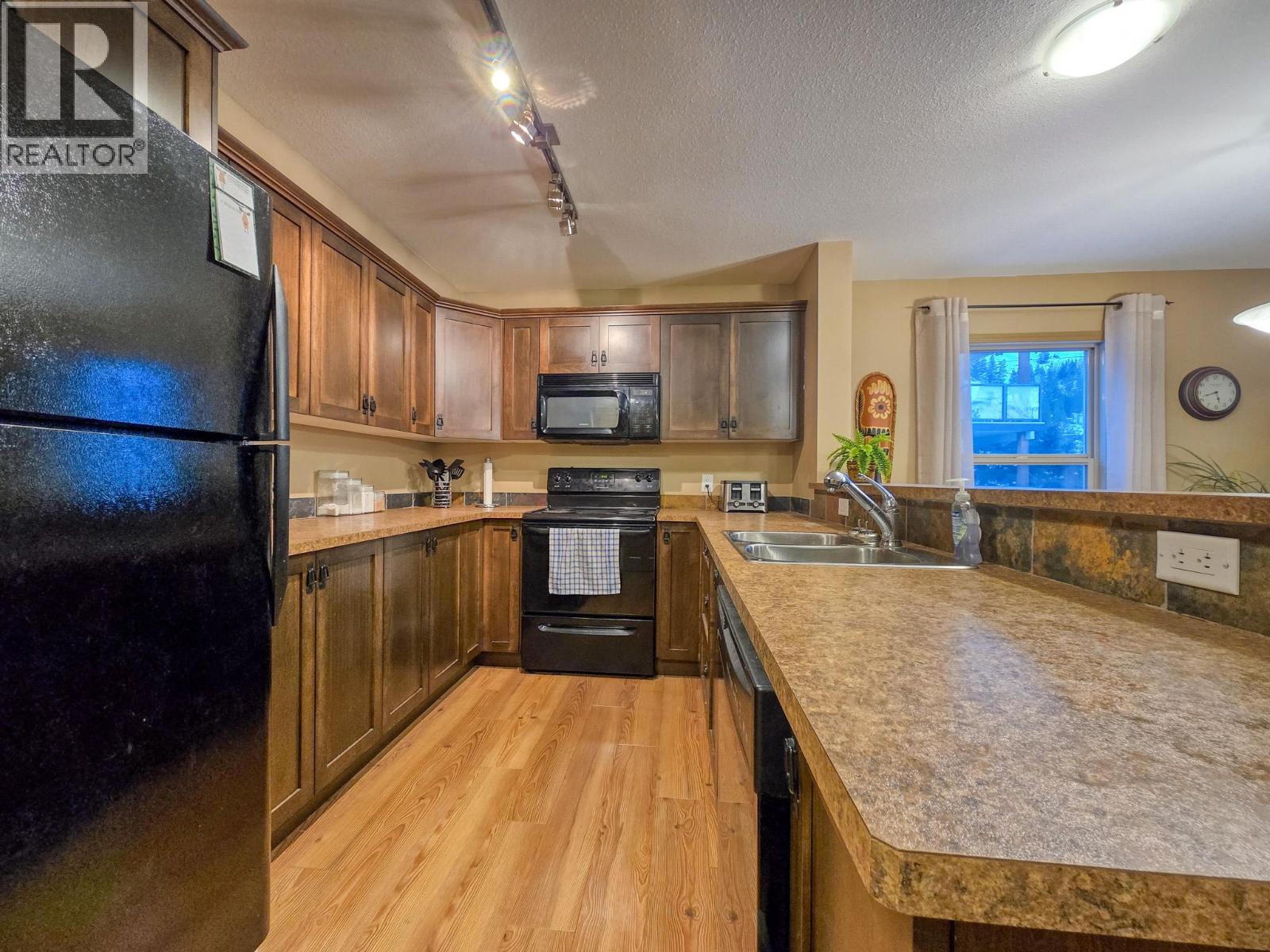 4874 Stanley Street Unit# 2210, Radium Hot Springs, British Columbia  V0A 1M0 - Photo 2 - 10371188