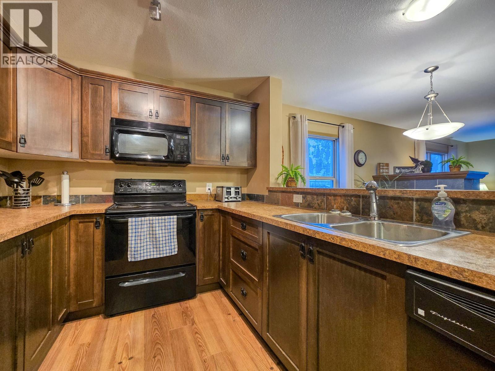 4874 Stanley Street Unit# 2210, Radium Hot Springs, British Columbia  V0A 1M0 - Photo 7 - 10371188