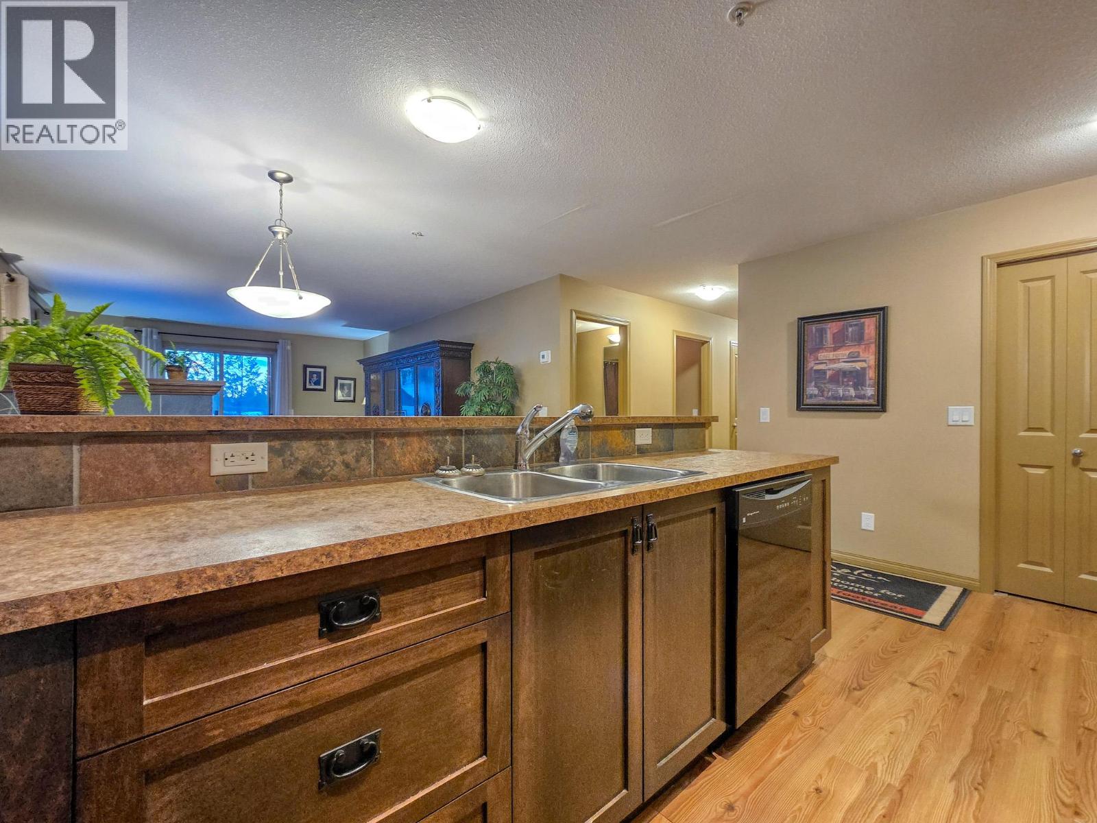 4874 Stanley Street Unit# 2210, Radium Hot Springs, British Columbia  V0A 1M0 - Photo 8 - 10371188