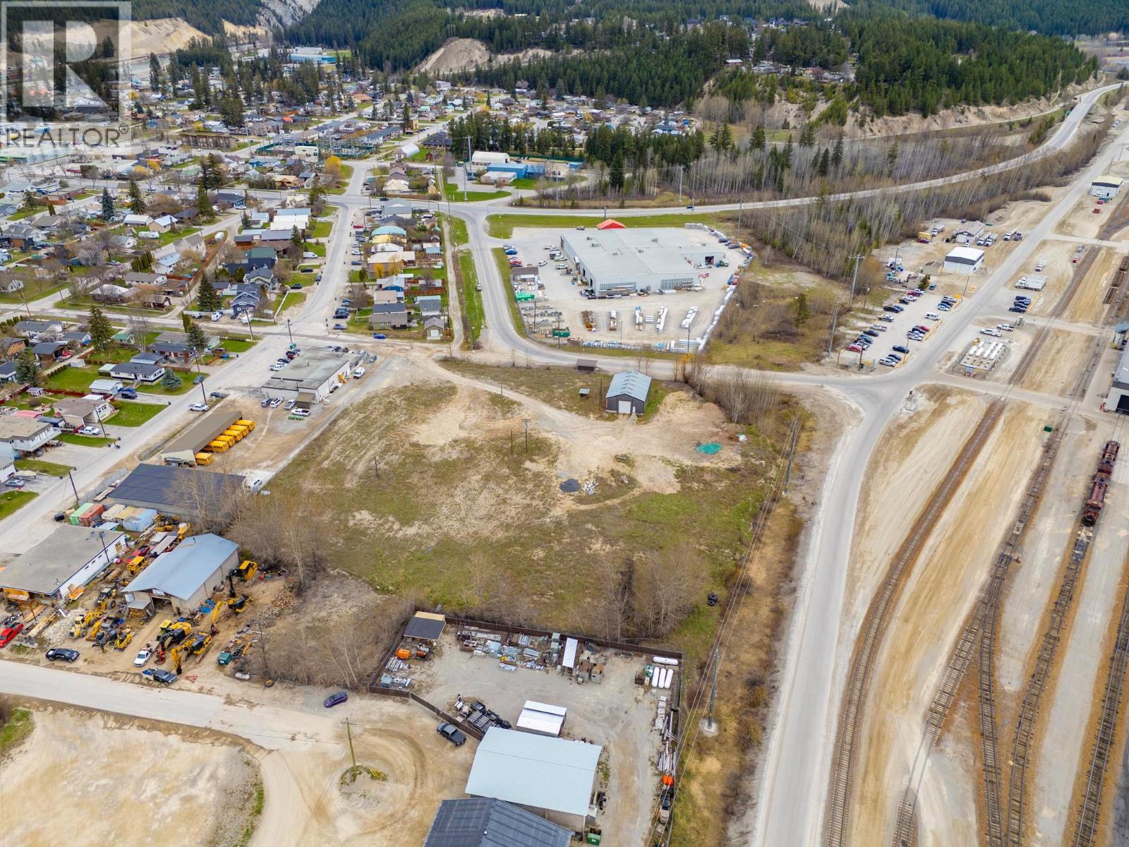 1421 9th Avenue S, Golden, British Columbia  V0A 1H0 - Photo 14 - 10371699