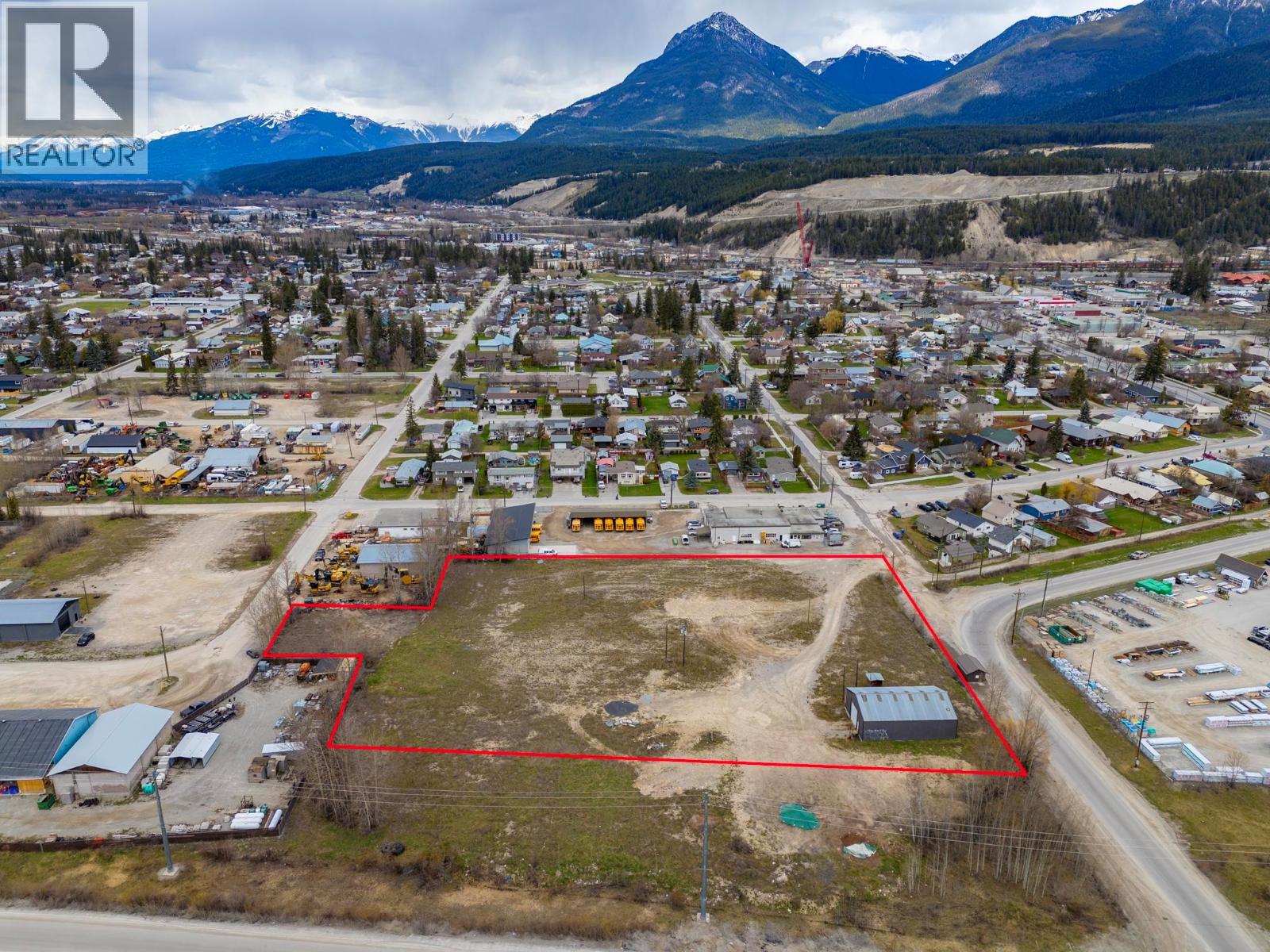 1421 9th Avenue S, Golden, British Columbia  V0A 1H0 - Photo 2 - 10371699