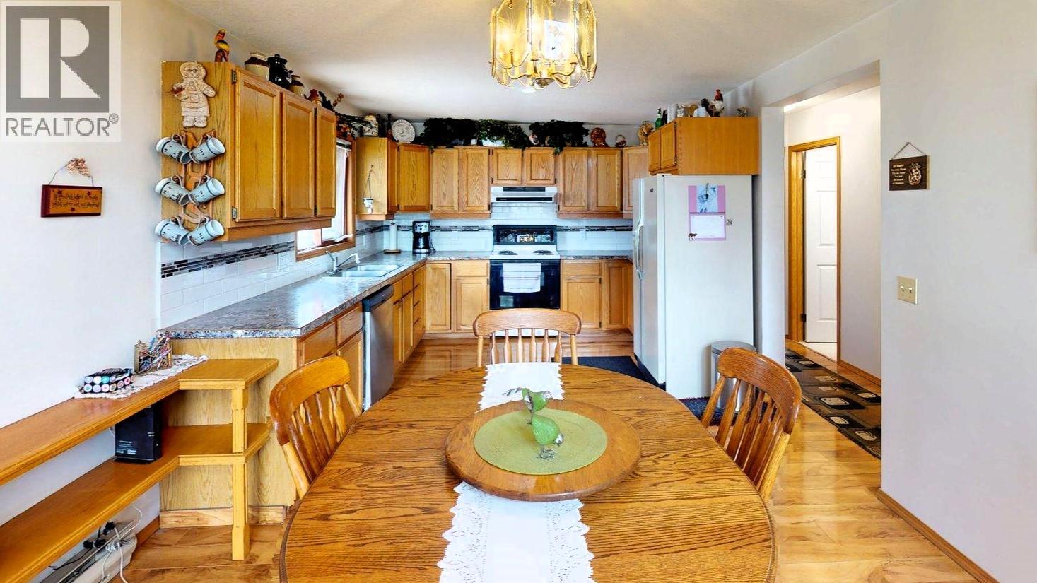 7319 Glacier Drive, Radium Hot Springs, British Columbia  V0A 1M0 - Photo 10 - 10371654