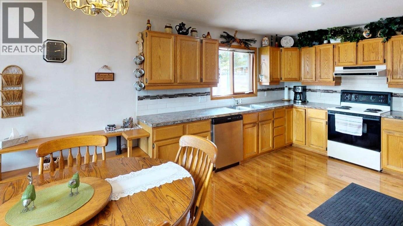 7319 Glacier Drive, Radium Hot Springs, British Columbia  V0A 1M0 - Photo 11 - 10371654