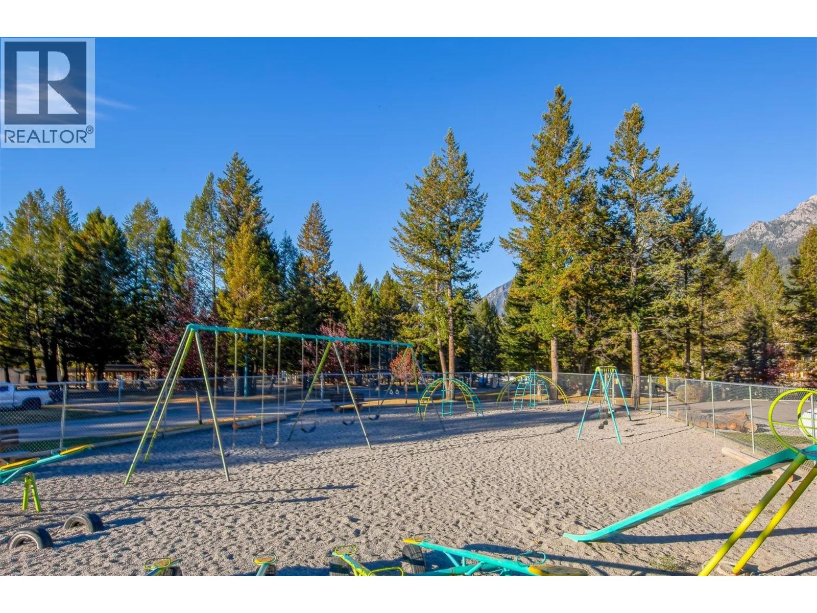 7319 Glacier Drive, Radium Hot Springs, British Columbia  V0A 1M0 - Photo 83 - 10371654