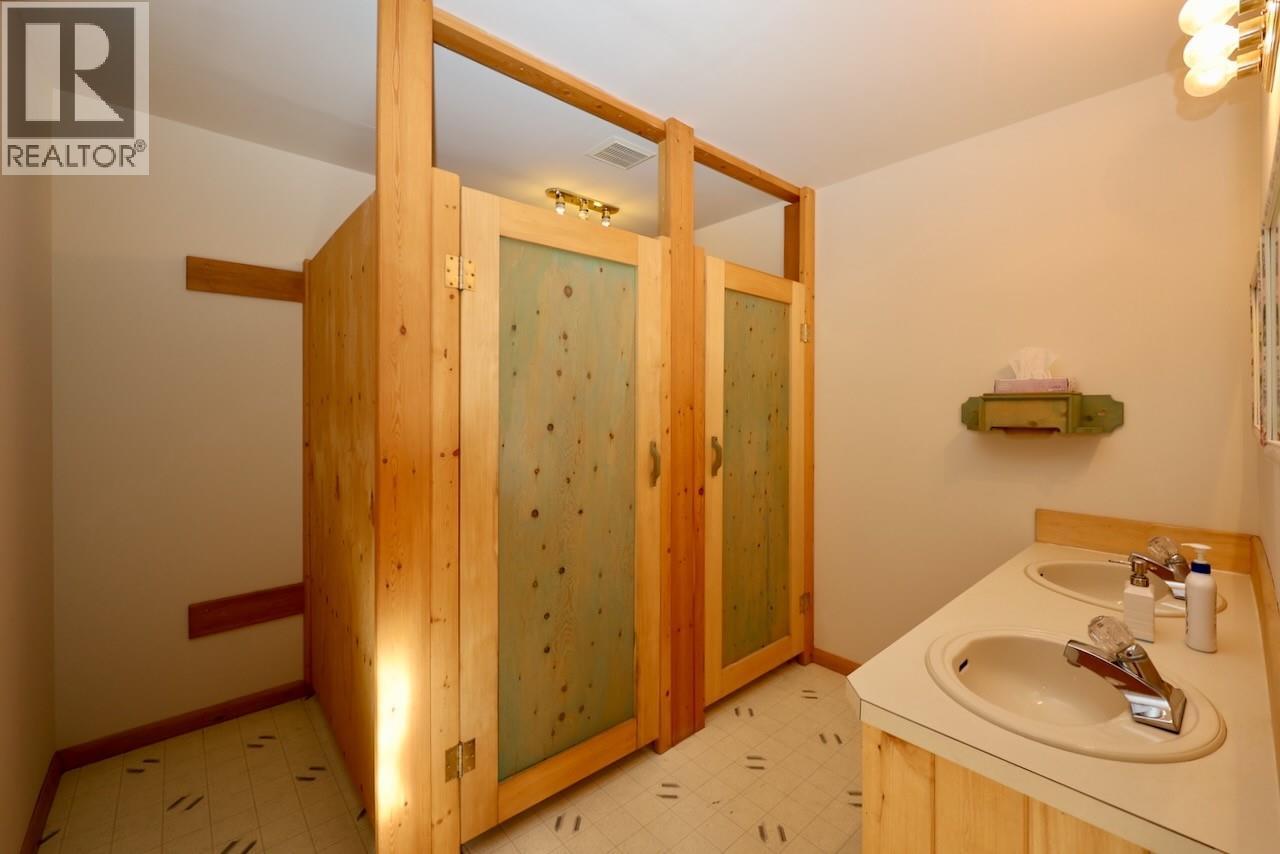 3483 Highway 95, Parson, British Columbia  V0A 1L0 - Photo 35 - 10371713