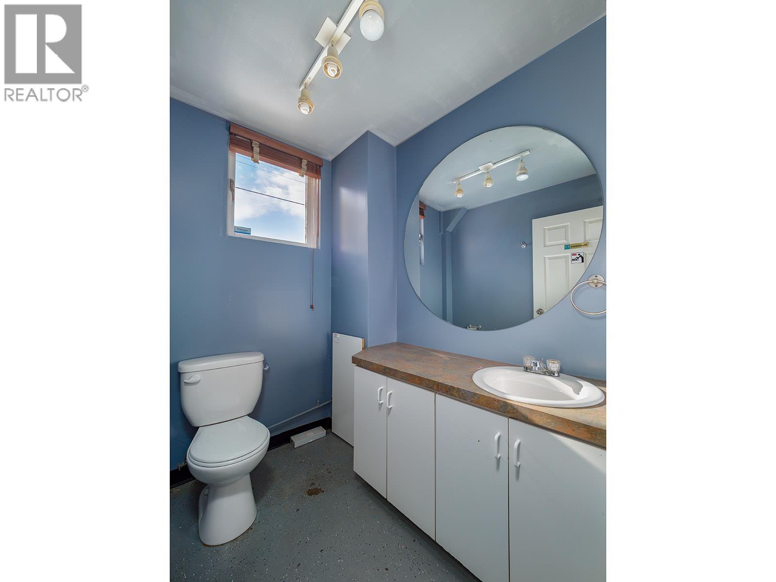 907 10th Street N, Golden, British Columbia  V0A 1H0 - Photo 13 - 10371904