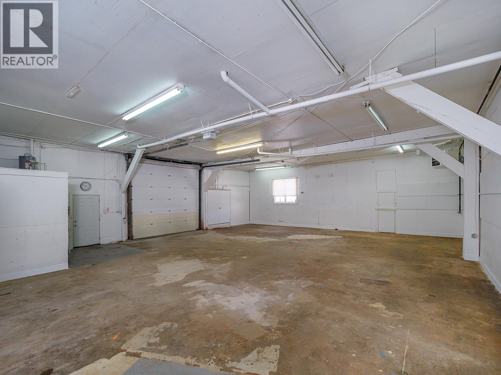 907 10th Street N, Golden, British Columbia  V0A 1H0 - Photo 9 - 10371904