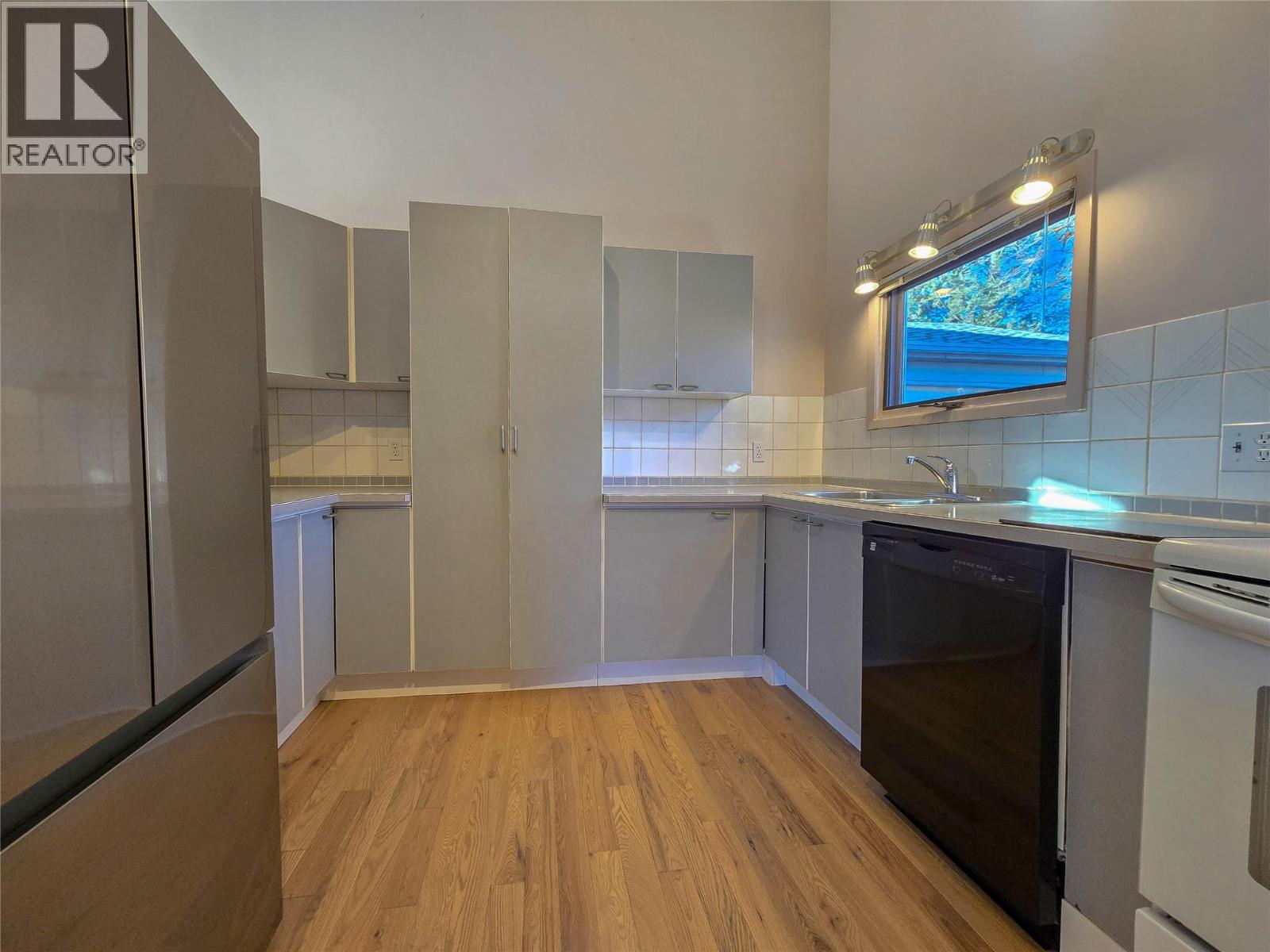 402 12th Avenue, Invermere, British Columbia  V0A 1K0 - Photo 17 - 10371907