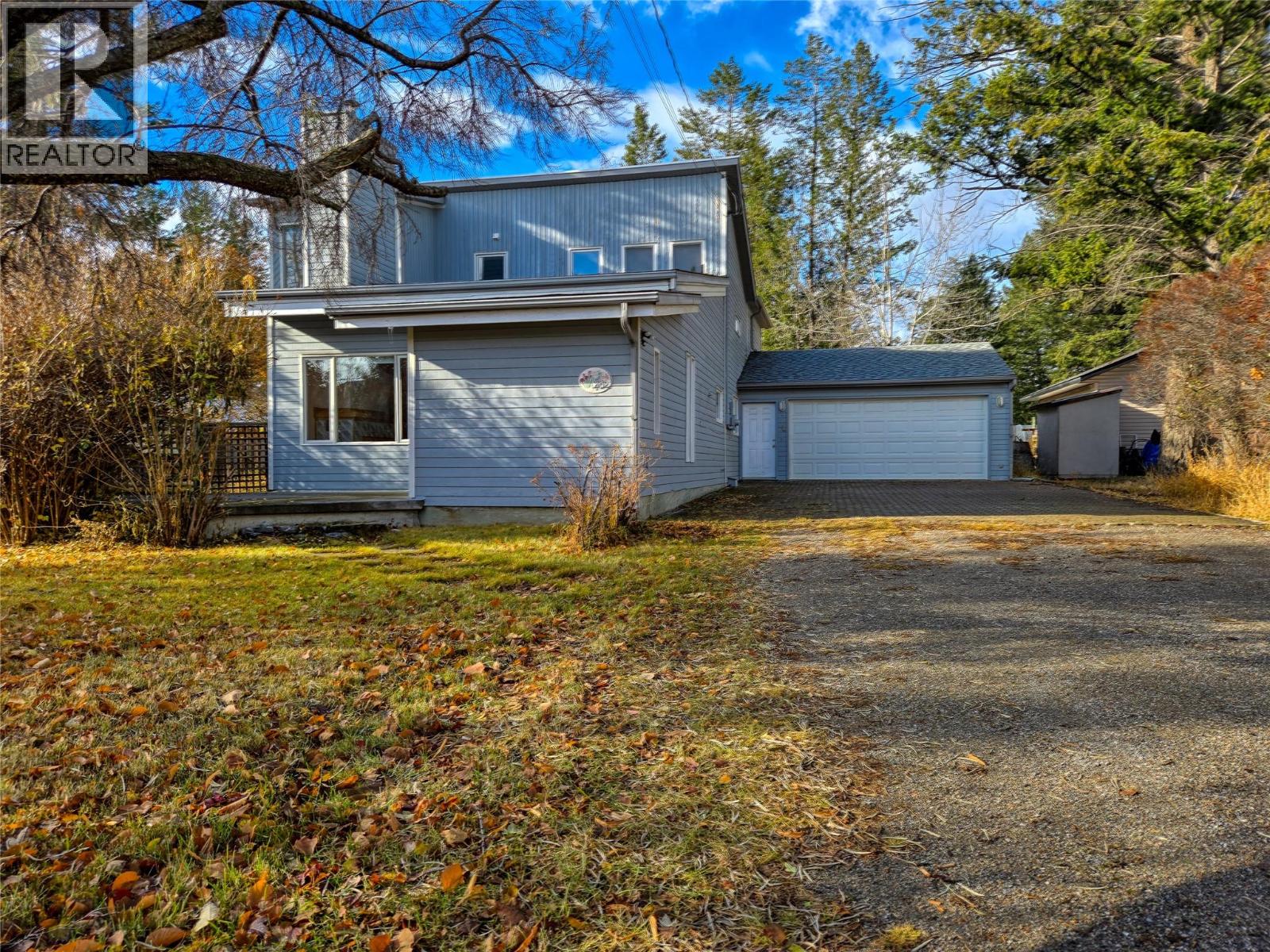 402 12th Avenue, Invermere, British Columbia  V0A 1K0 - Photo 2 - 10371907