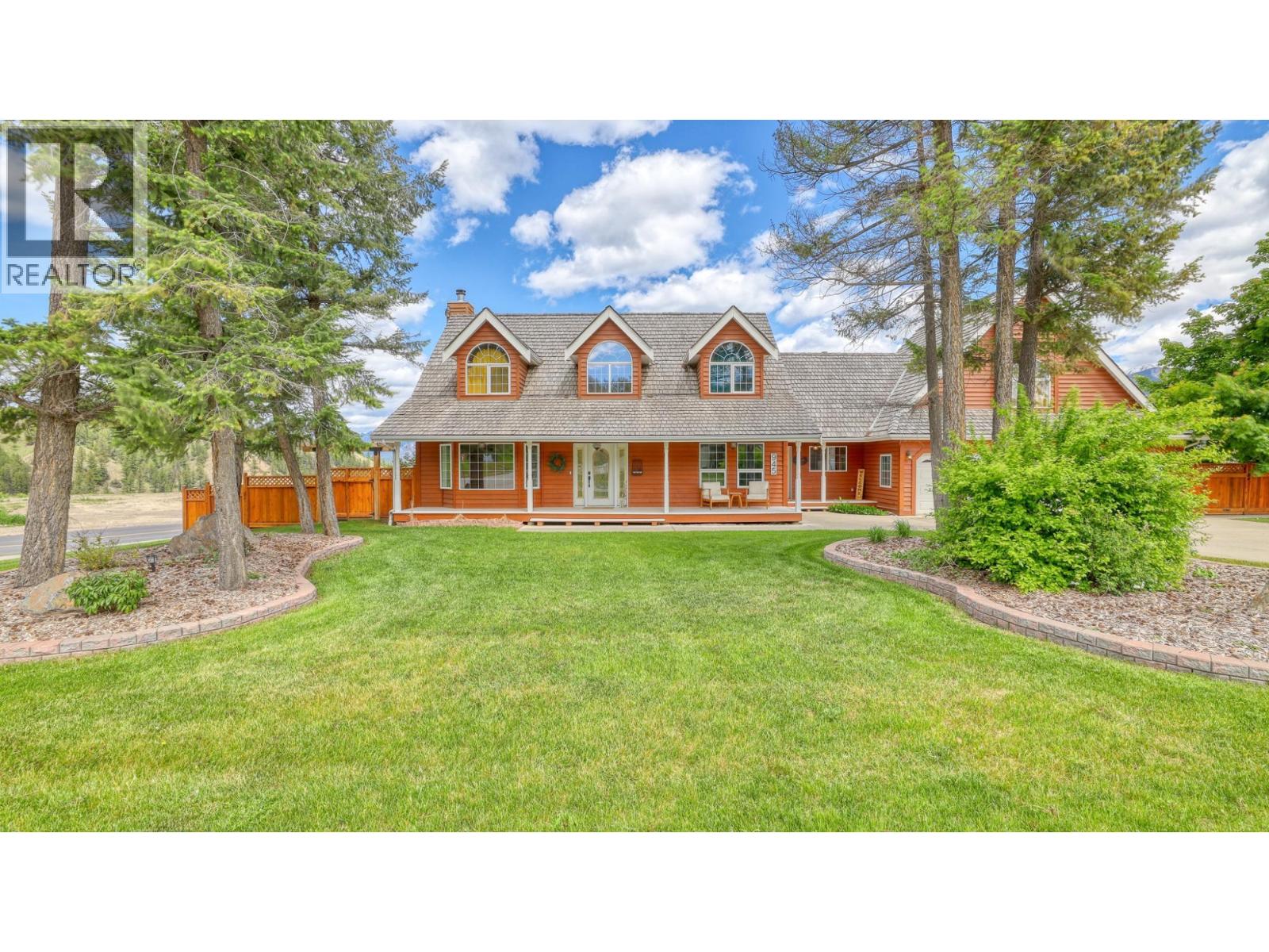 945 Westridge Way, Invermere, British Columbia