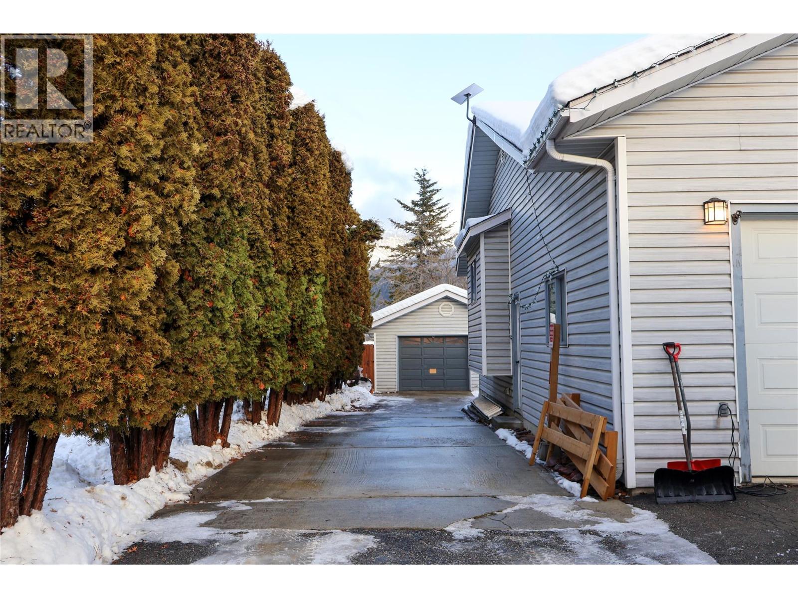 414 Riverglen Drive, Golden, British Columbia  V0A 1H0 - Photo 2 - 10372273