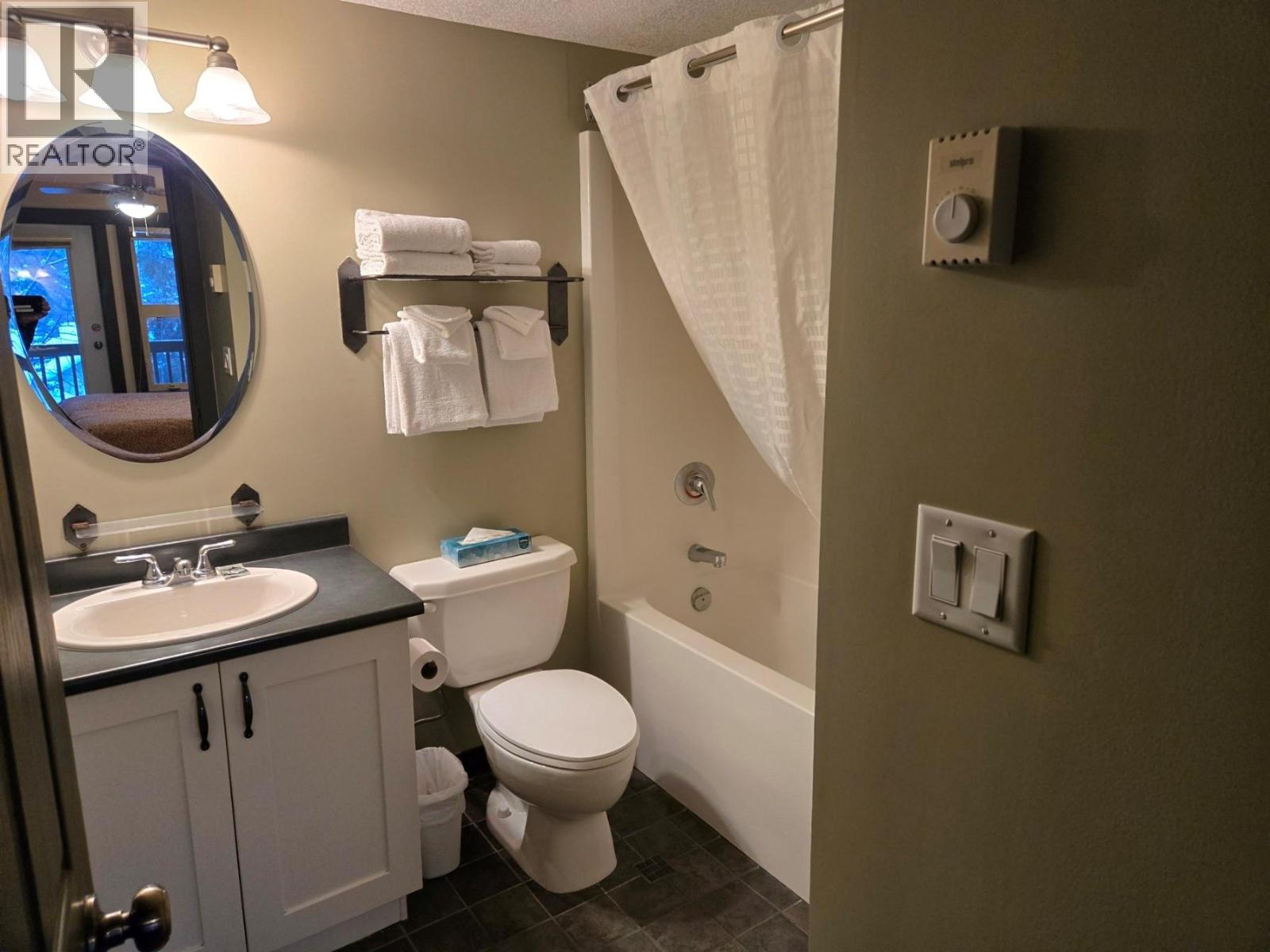 2070 Summit Drive Unit# 406, Panorama, British Columbia  V0A 1T0 - Photo 11 - 10372113