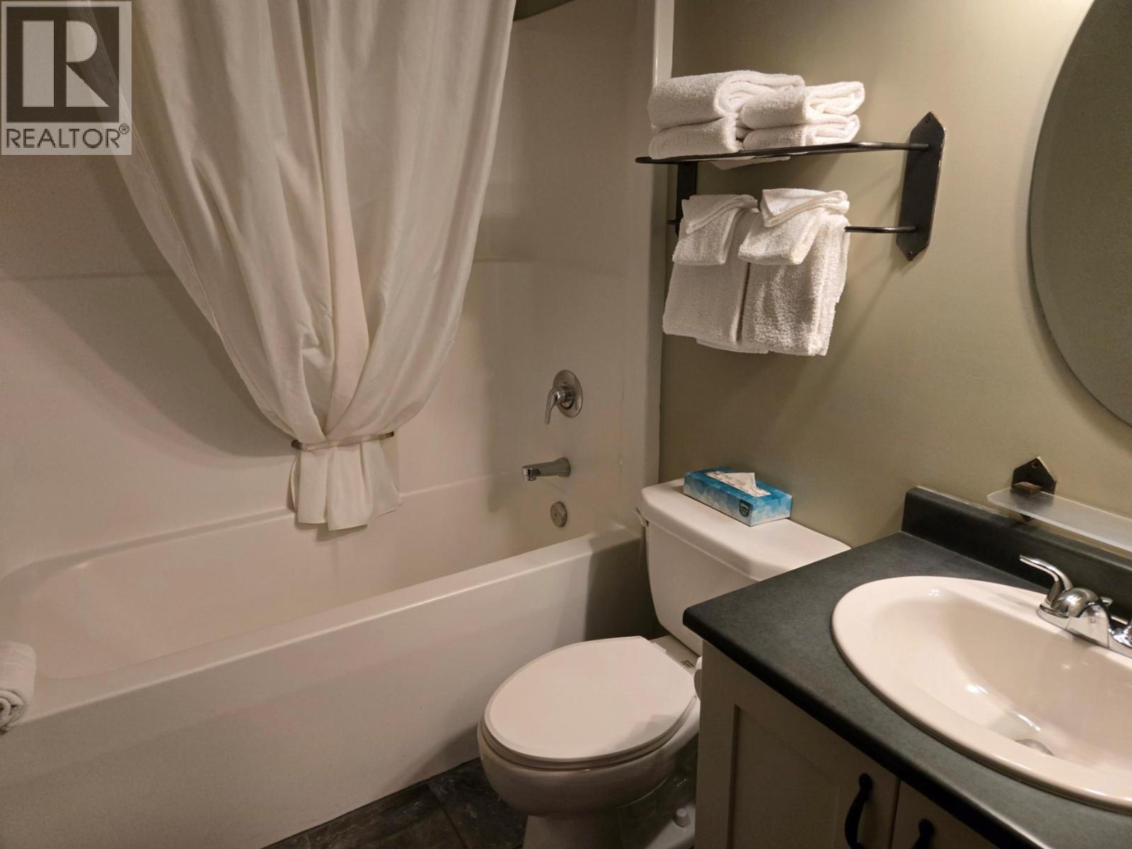 2070 Summit Drive Unit# 406, Panorama, British Columbia  V0A 1T0 - Photo 12 - 10372113