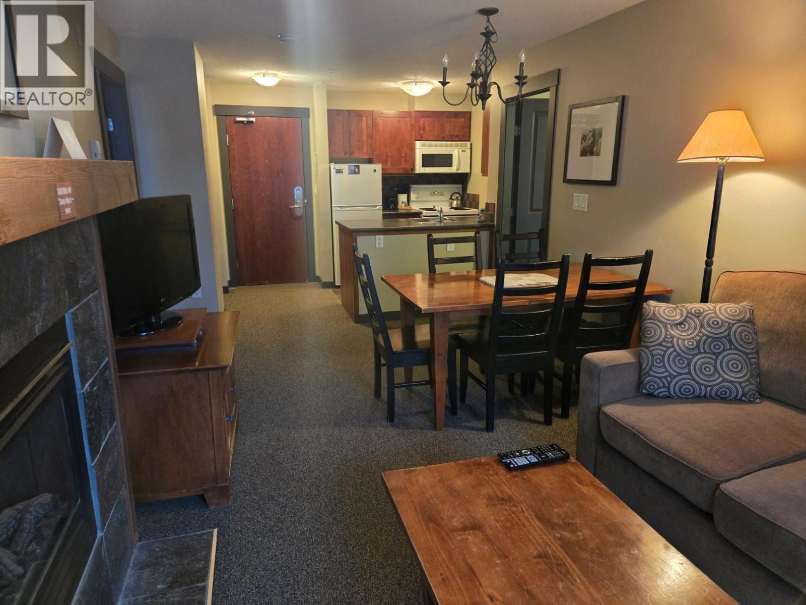 2070 Summit Drive Unit# 406, Panorama, British Columbia  V0A 1T0 - Photo 4 - 10372113