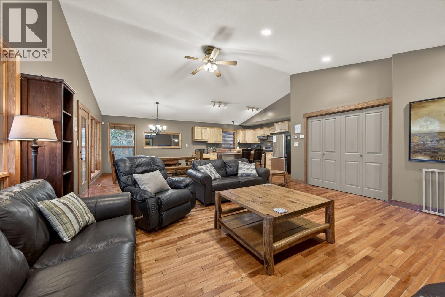 860 Timbermont Road, Invermere, British Columbia  V0A 1K3 - Photo 13 - 10372589