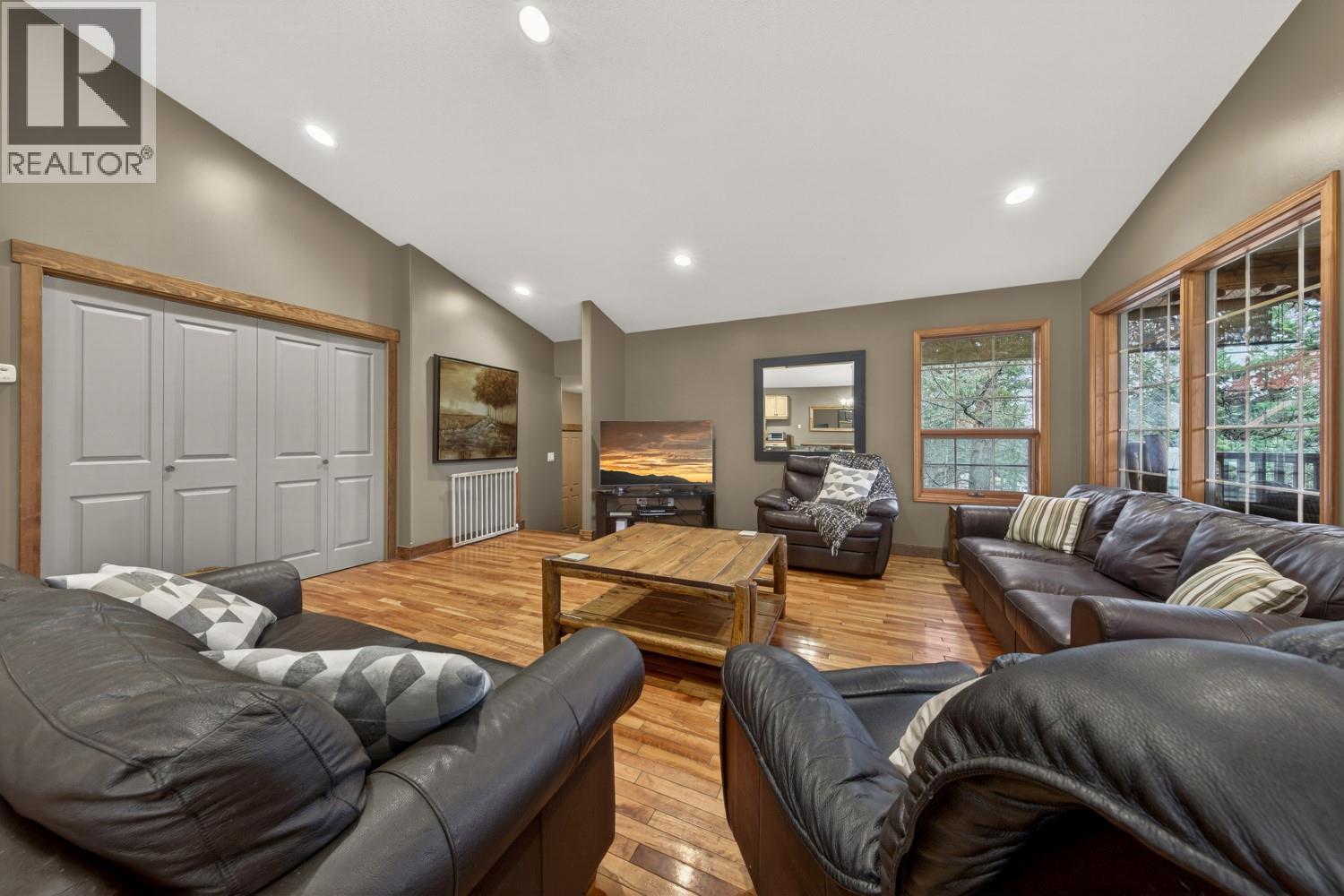 860 Timbermont Road, Invermere, British Columbia  V0A 1K3 - Photo 14 - 10372589