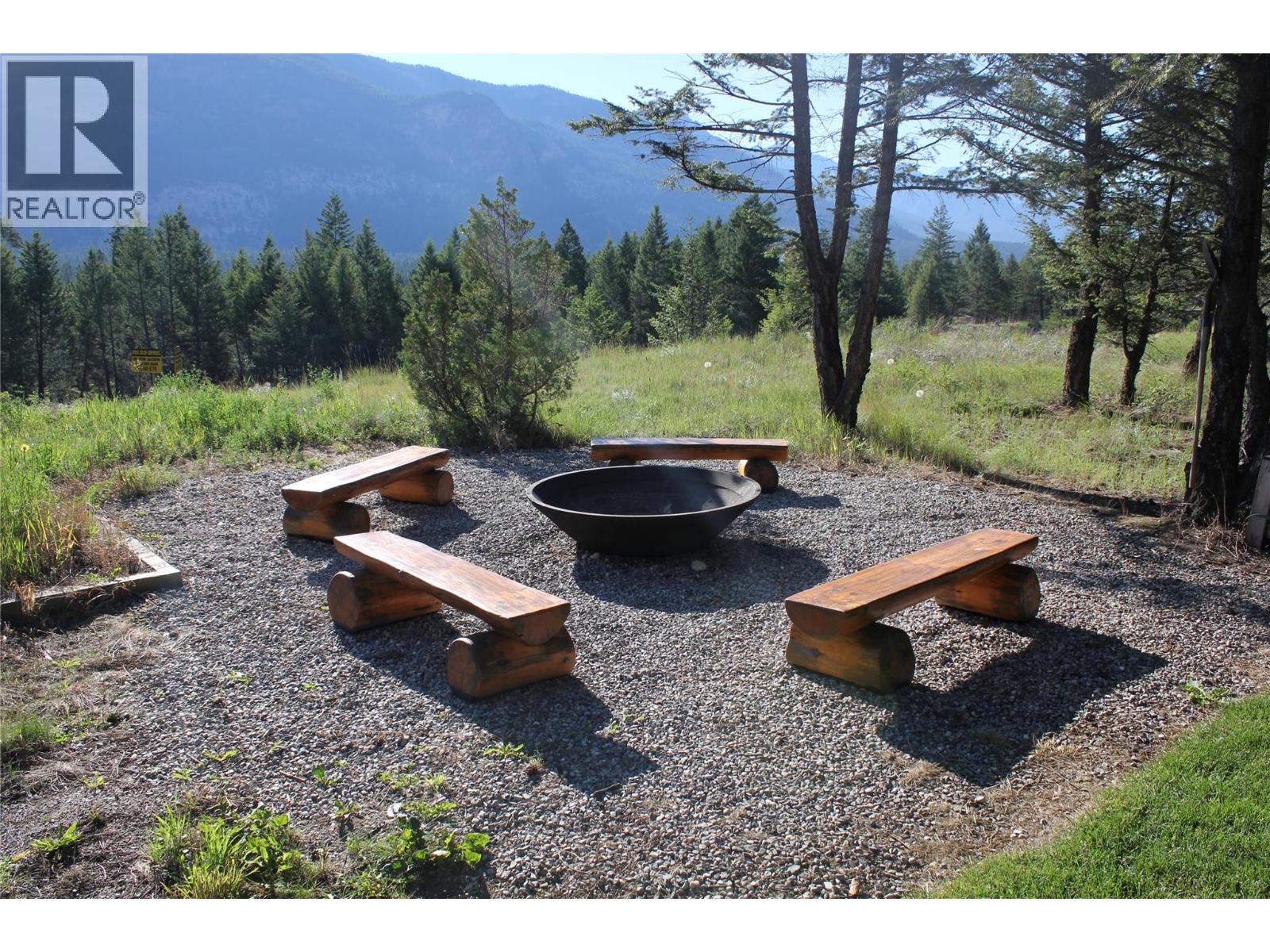 860 Timbermont Road, Invermere, British Columbia  V0A 1K3 - Photo 2 - 10372589