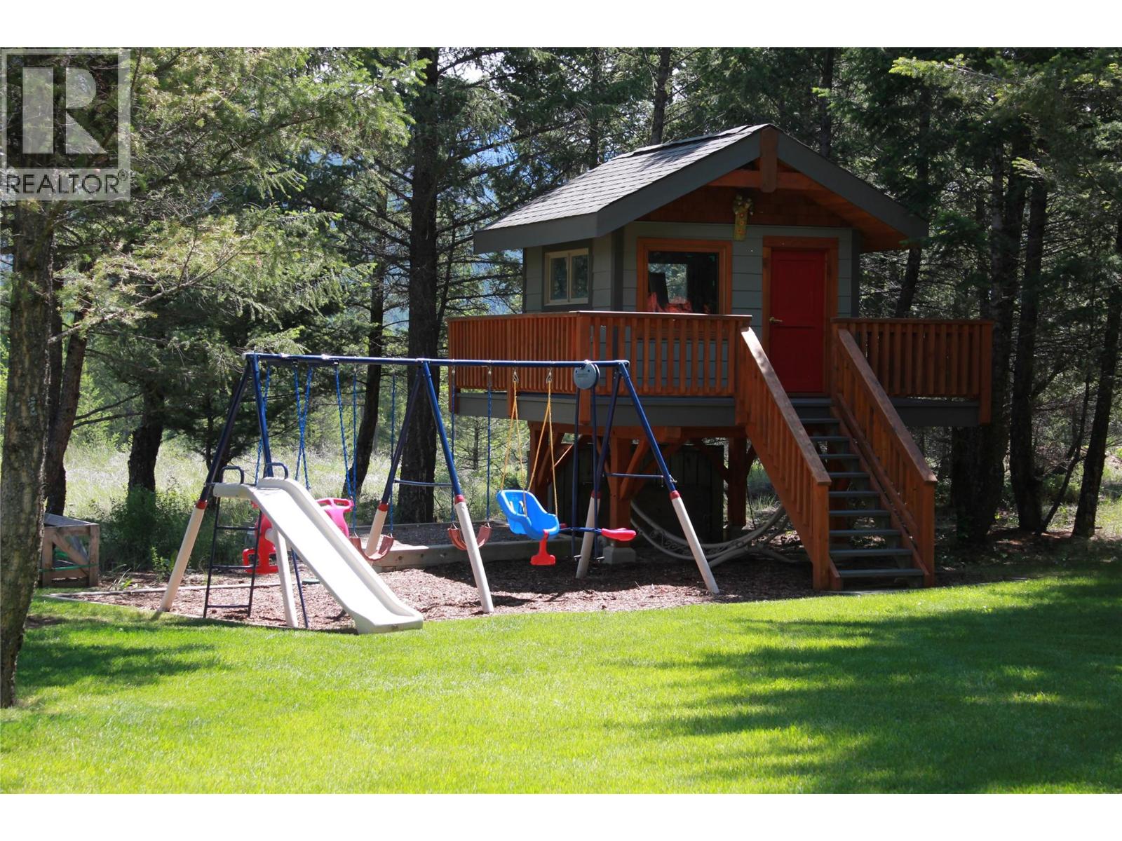 860 Timbermont Road, Invermere, British Columbia  V0A 1K3 - Photo 3 - 10372589