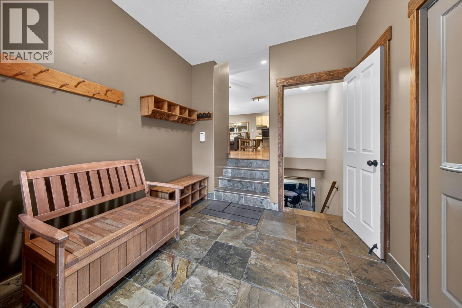 860 Timbermont Road, Invermere, British Columbia  V0A 1K3 - Photo 9 - 10372589