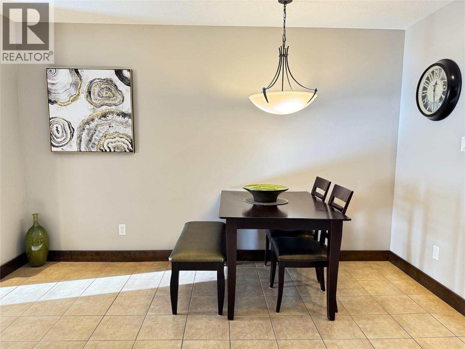 800 Bighorn Boulevard Unit# 812f, Radium Hot Springs, British Columbia  V0A 1M0 - Photo 10 - 10372037