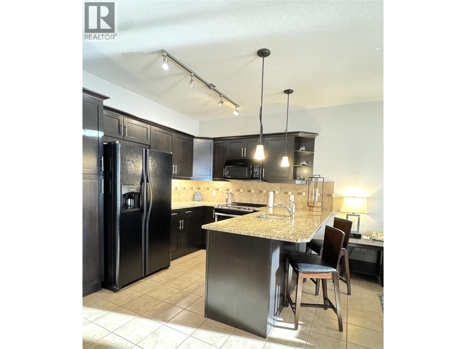 800 Bighorn Boulevard Unit# 812f, Radium Hot Springs, British Columbia  V0A 1M0 - Photo 17 - 10372037