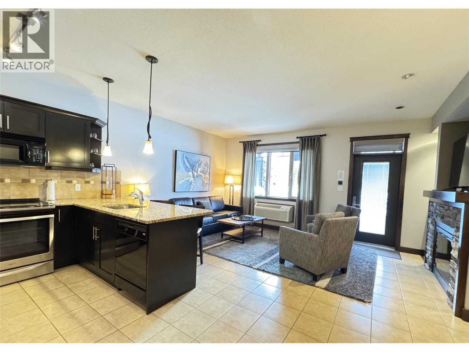 800 Bighorn Boulevard Unit# 812f, Radium Hot Springs, British Columbia  V0A 1M0 - Photo 4 - 10372037