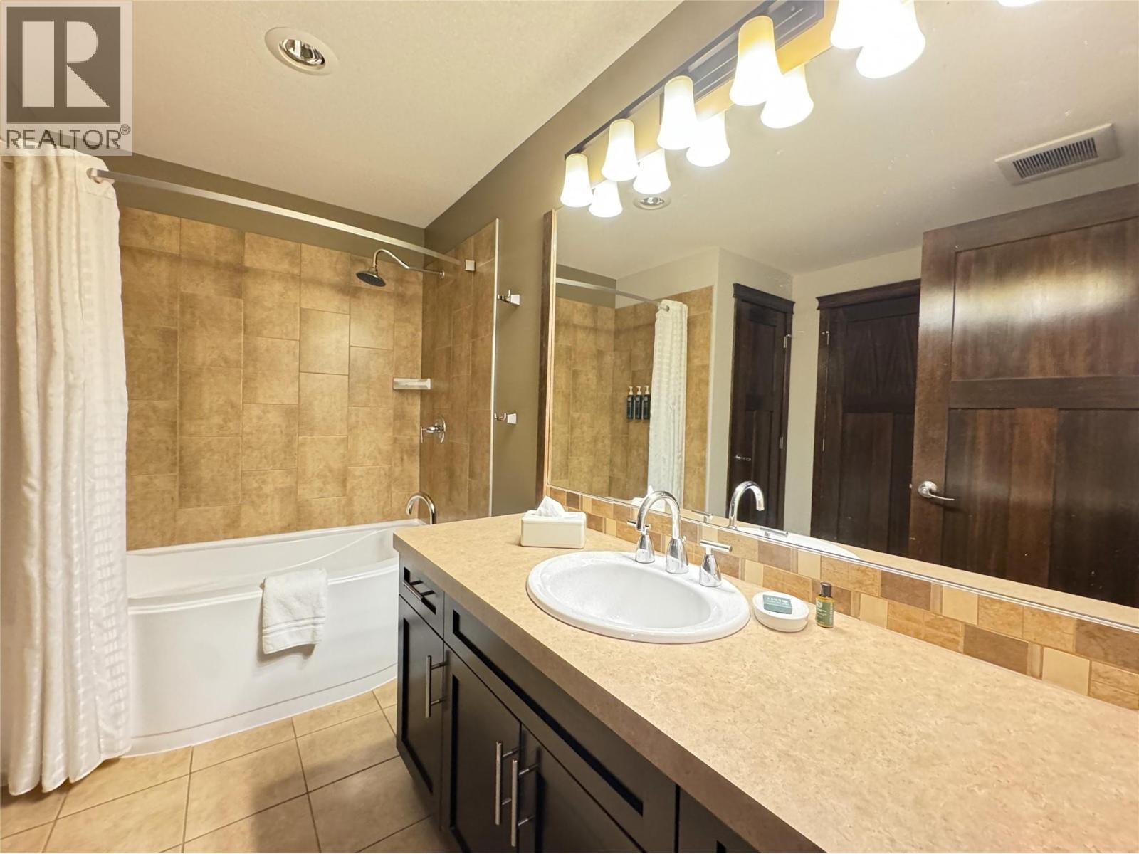 800 Bighorn Boulevard Unit# 812g, Radium Hot Springs, British Columbia  V0A 1M0 - Photo 27 - 10372044