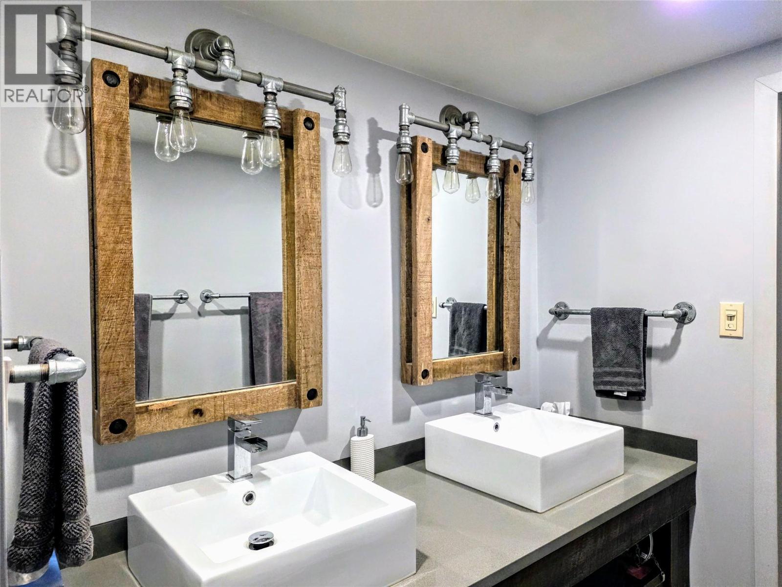 9215 Moffat Avenue, Invermere, British Columbia  V0A 1K5 - Photo 11 - 10372632