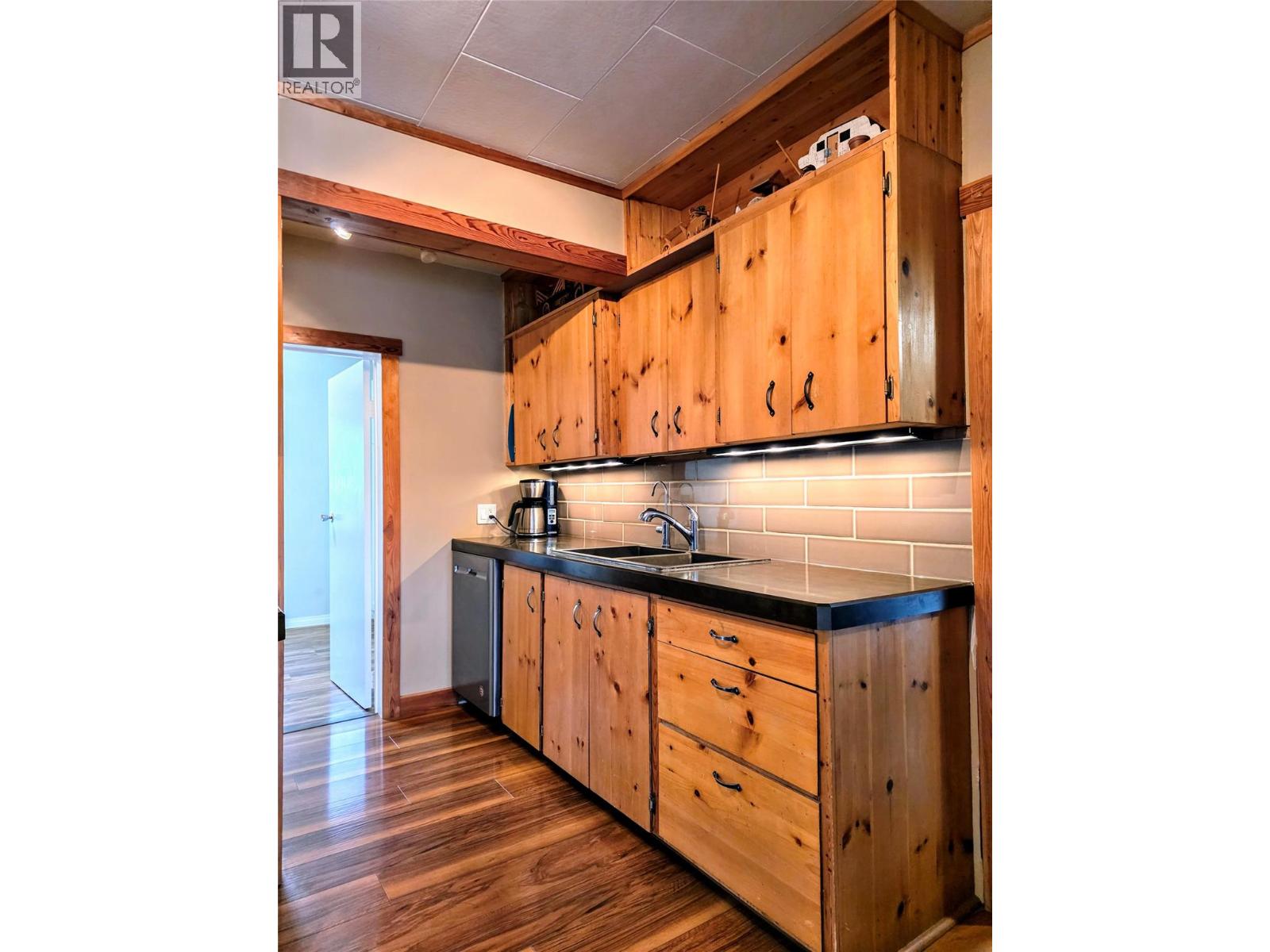 9215 Moffat Avenue, Invermere, British Columbia  V0A 1K5 - Photo 15 - 10372632